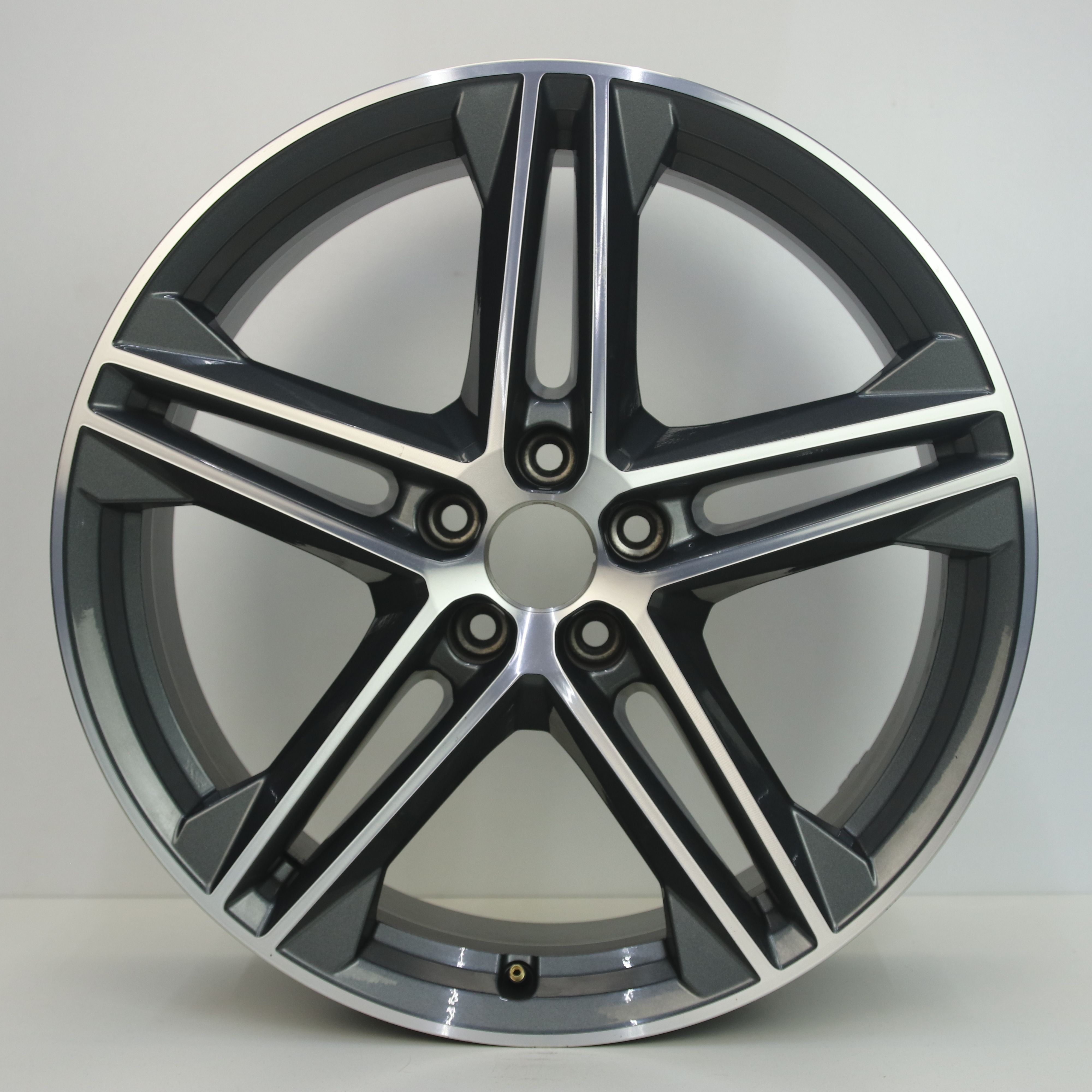 IN1002952 Originele 20 inch lichtmetalen Audi Q5 velgen 8.00X20 5X112 ET39.0 NB66.60 Antraciet gepolijst