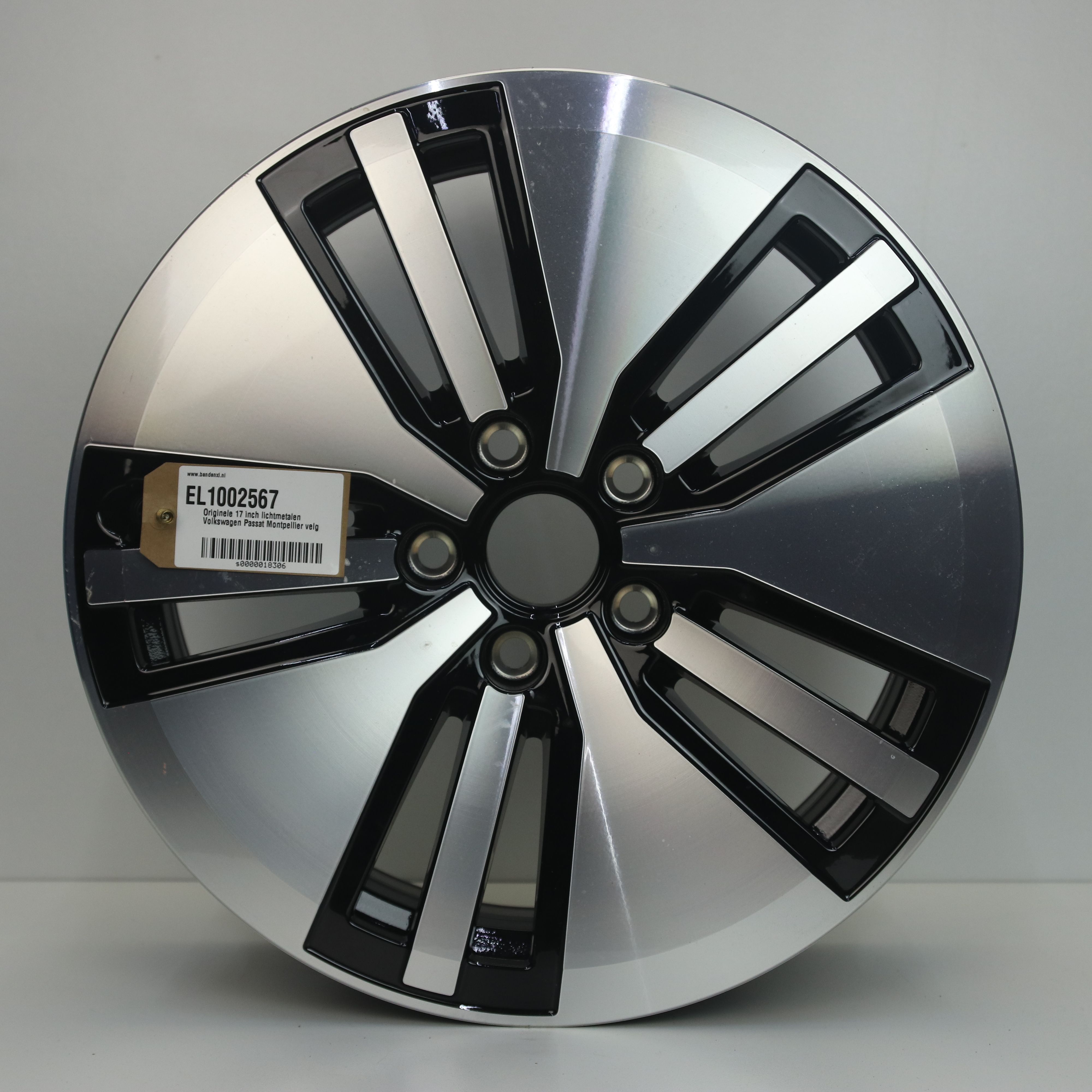 EL1002567 Originele 17 inch lichtmetalen Volkswagen Passat Montpellier velg 7.00X17 5X112 ET40.0 NB57.10 Zwart gepolijst