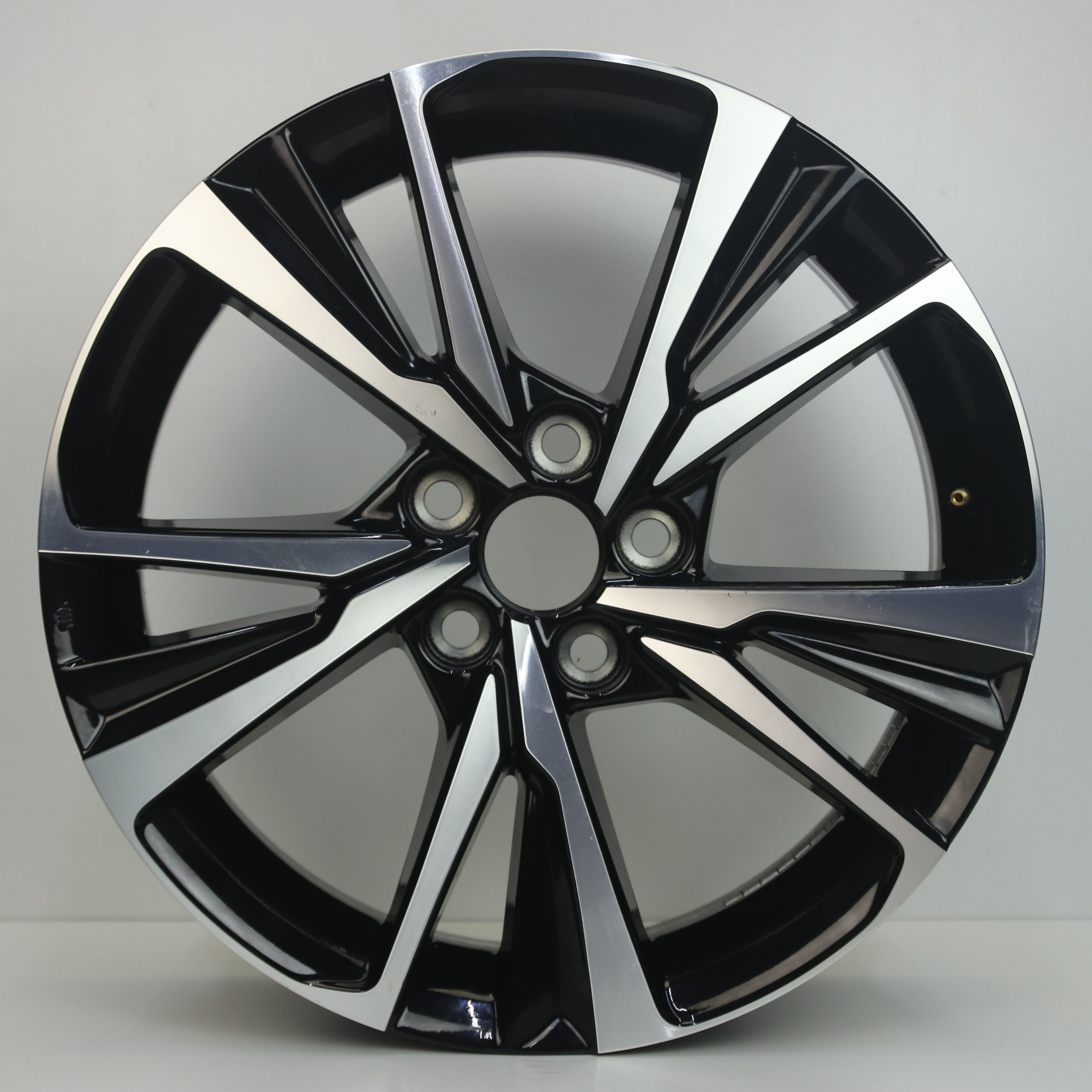 OS1006441 Originele 18 inch lichtmetalen Toyota velgen 7.00X18 5X114.3 ET35.0 NB60.10 Zwart gepolijst