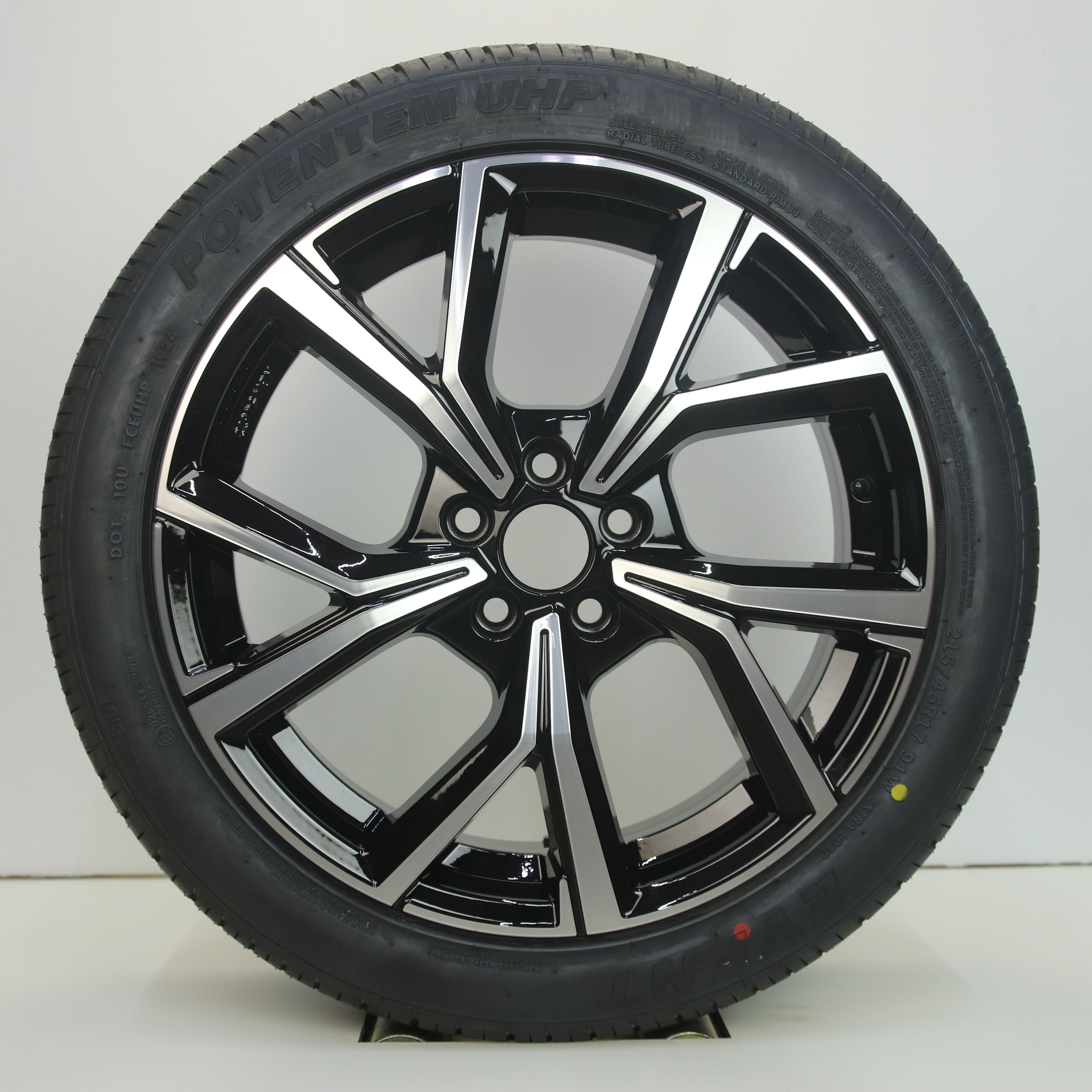 NS1004530 Set 17 inch lichtmetalen GMP Mentor velgen 7.00X17 5X100 ET45.0 NB57.10 Zwart gepolijst