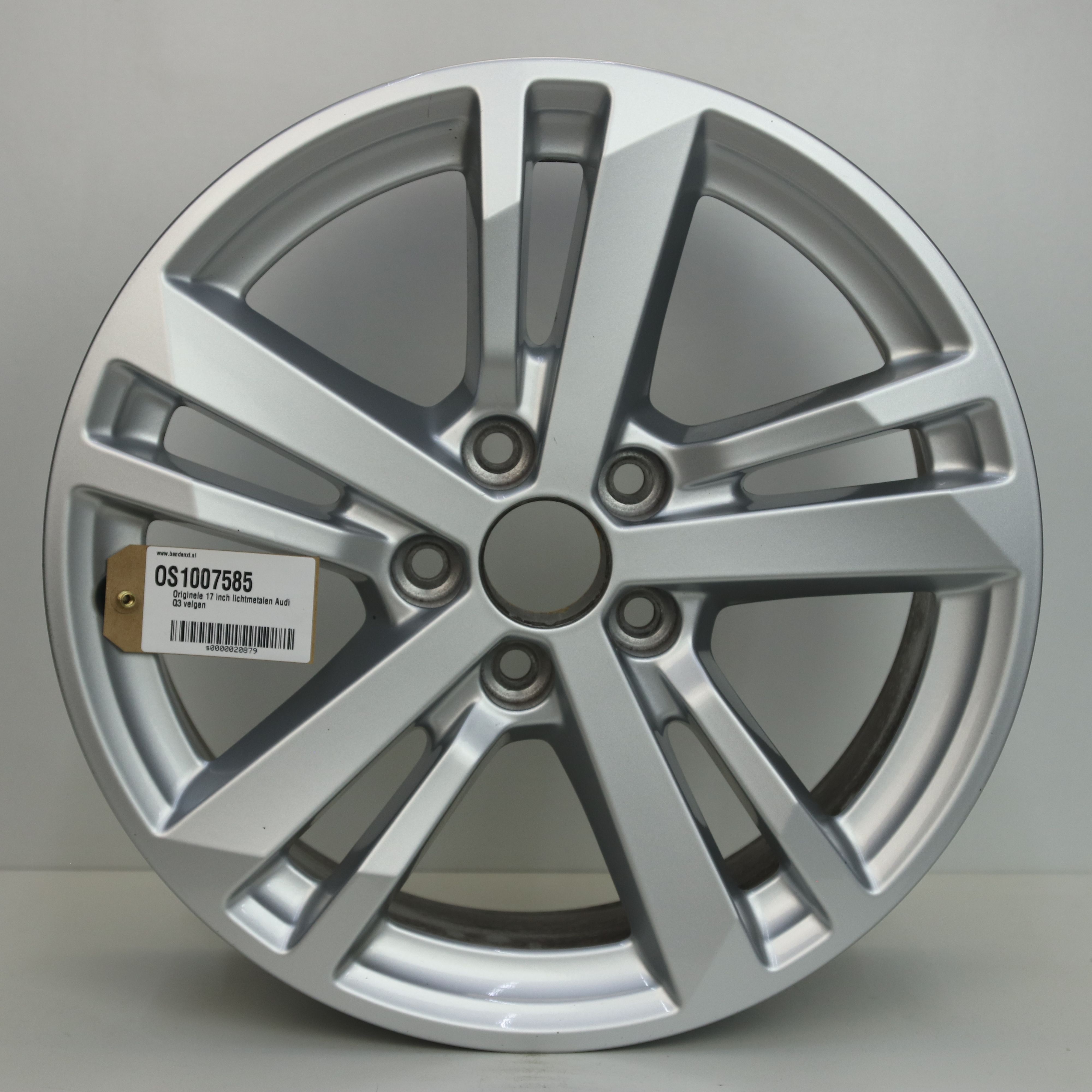 OS1007585 Originele 17 inch lichtmetalen Audi Q3 velgen 7.00X17 5X112 ET40.0 NB57.10 Zilver