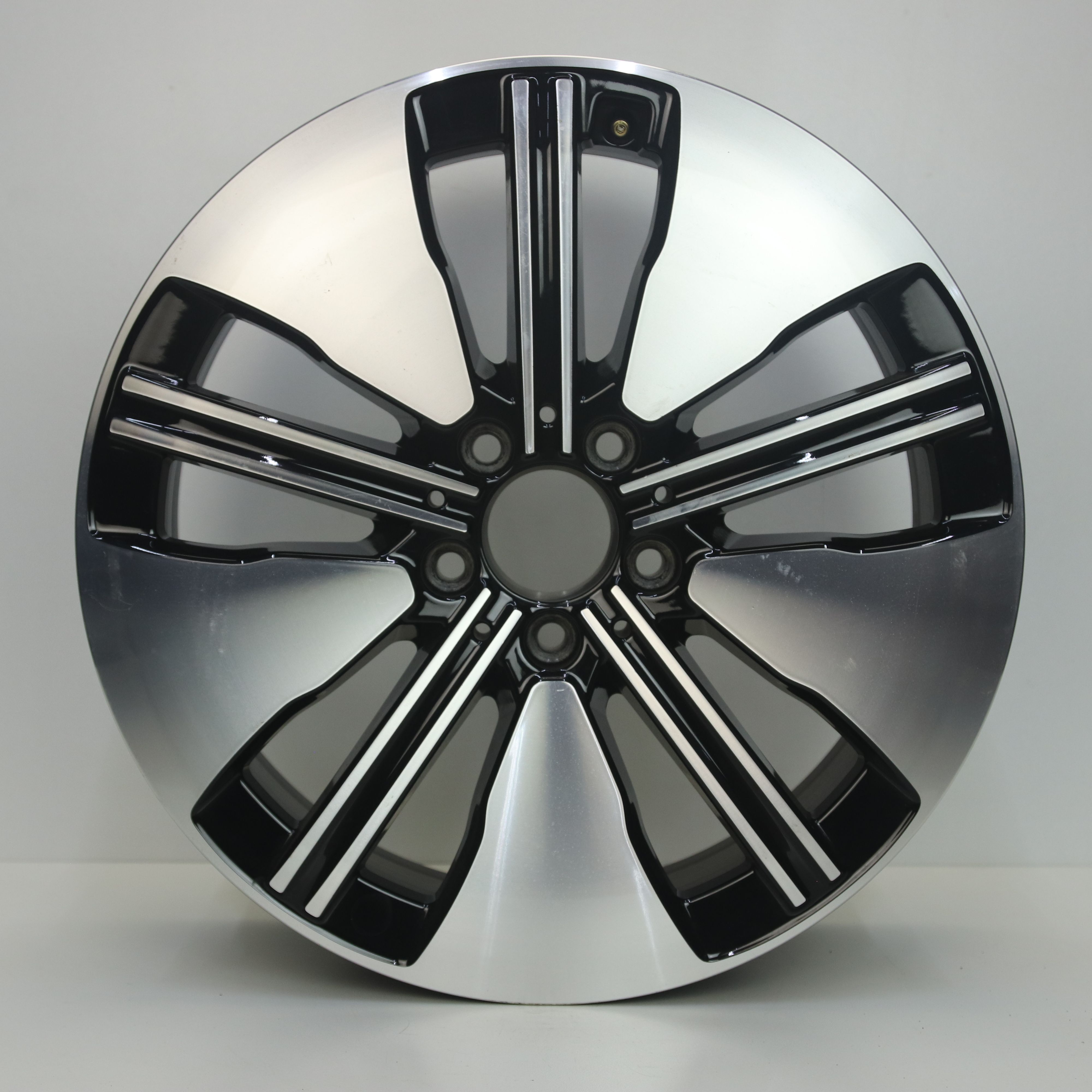 OS1007347 Originele 18 inch lichtmetalen Mercedes-Benz EQB-klasse velgen 7.50X18 5X112 ET53.5 NB66.60 Zwart gepolijst