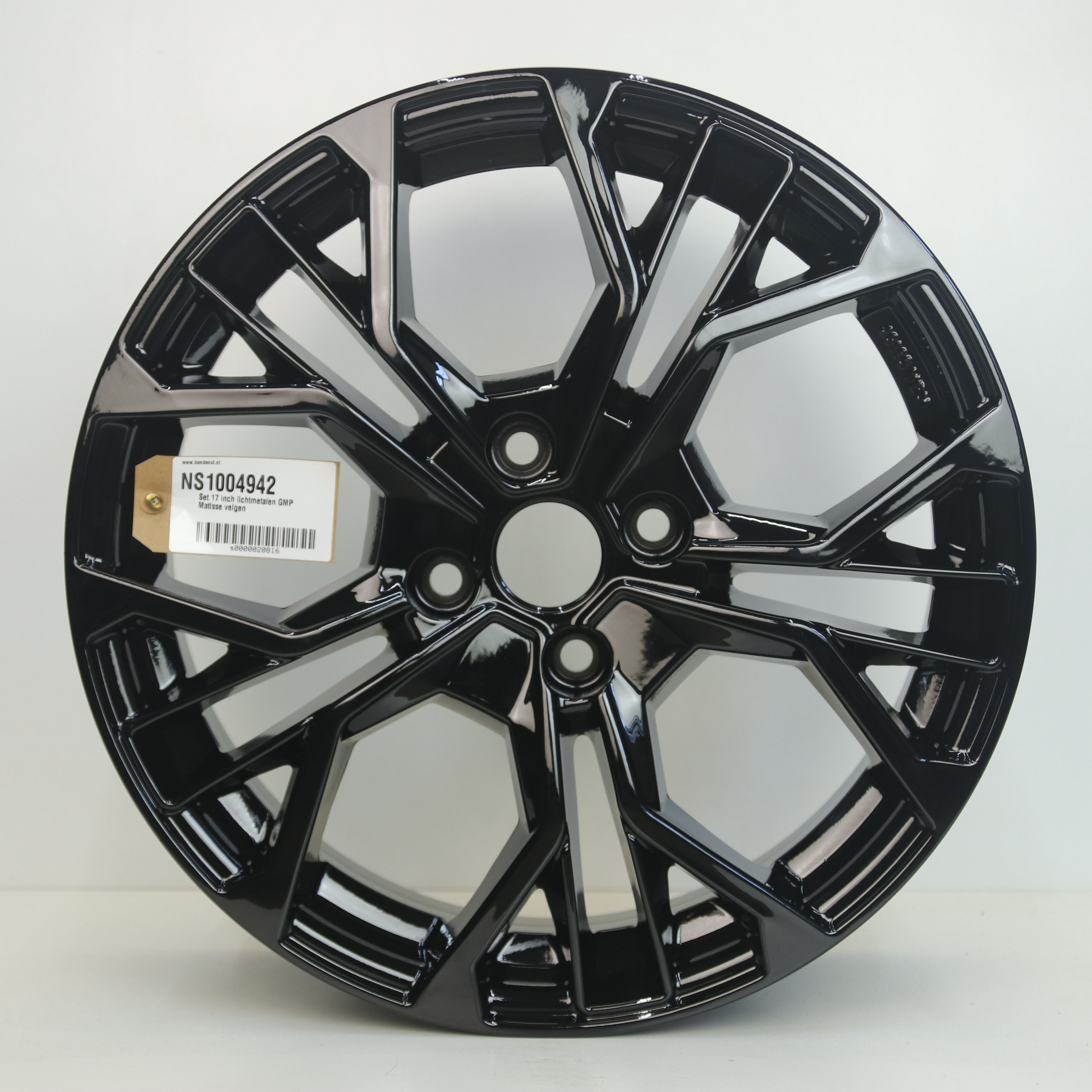NS1004942 Set 17 inch lichtmetalen GMP Matisse velgen 7.00X17 4X108 ET45.0 NB63.40 Zwart
