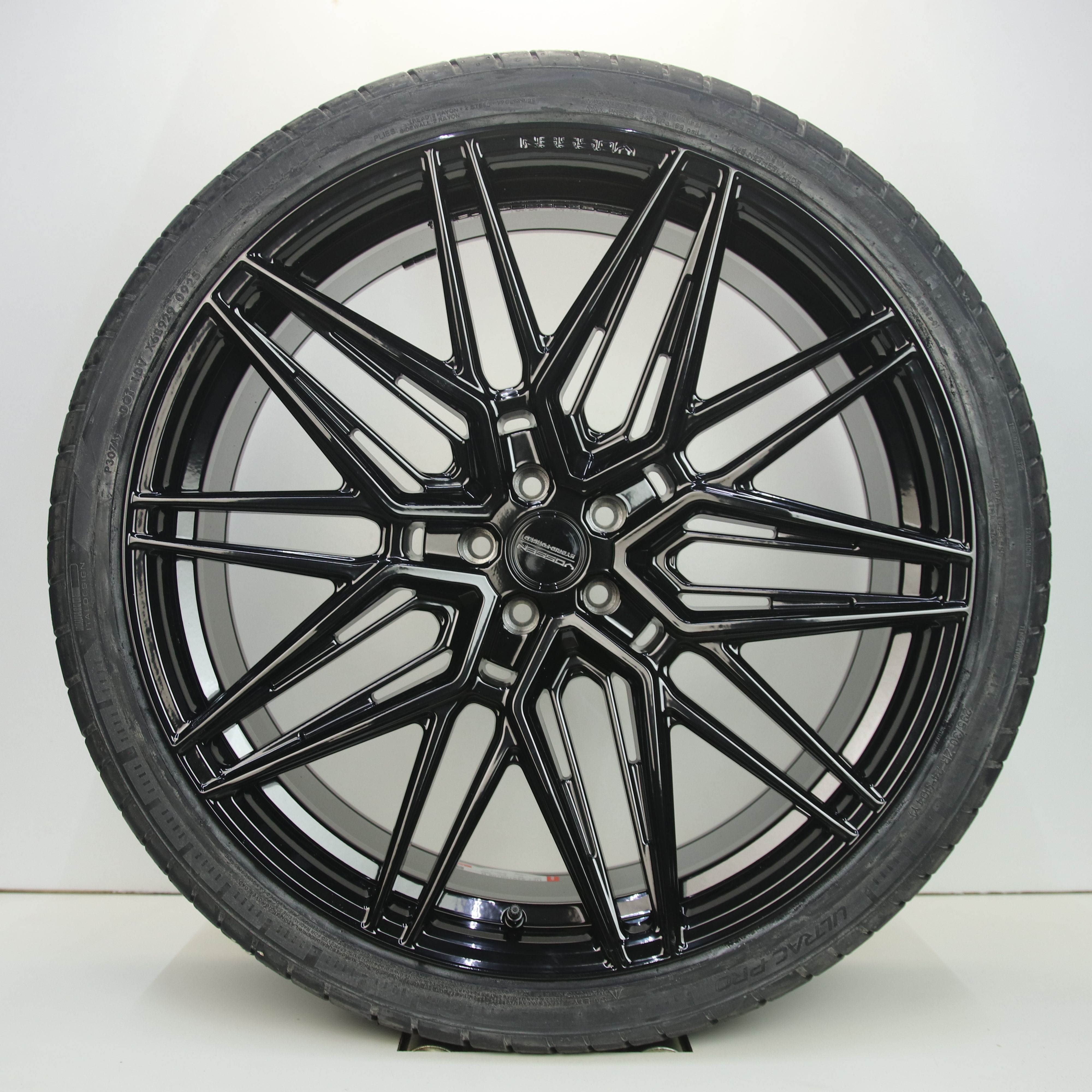 NS1004993 Set 24 inch lichtmetalen Vossen HF-5 velgen 10.00X24 5X112 ET6.0 NB66.50 Zwart