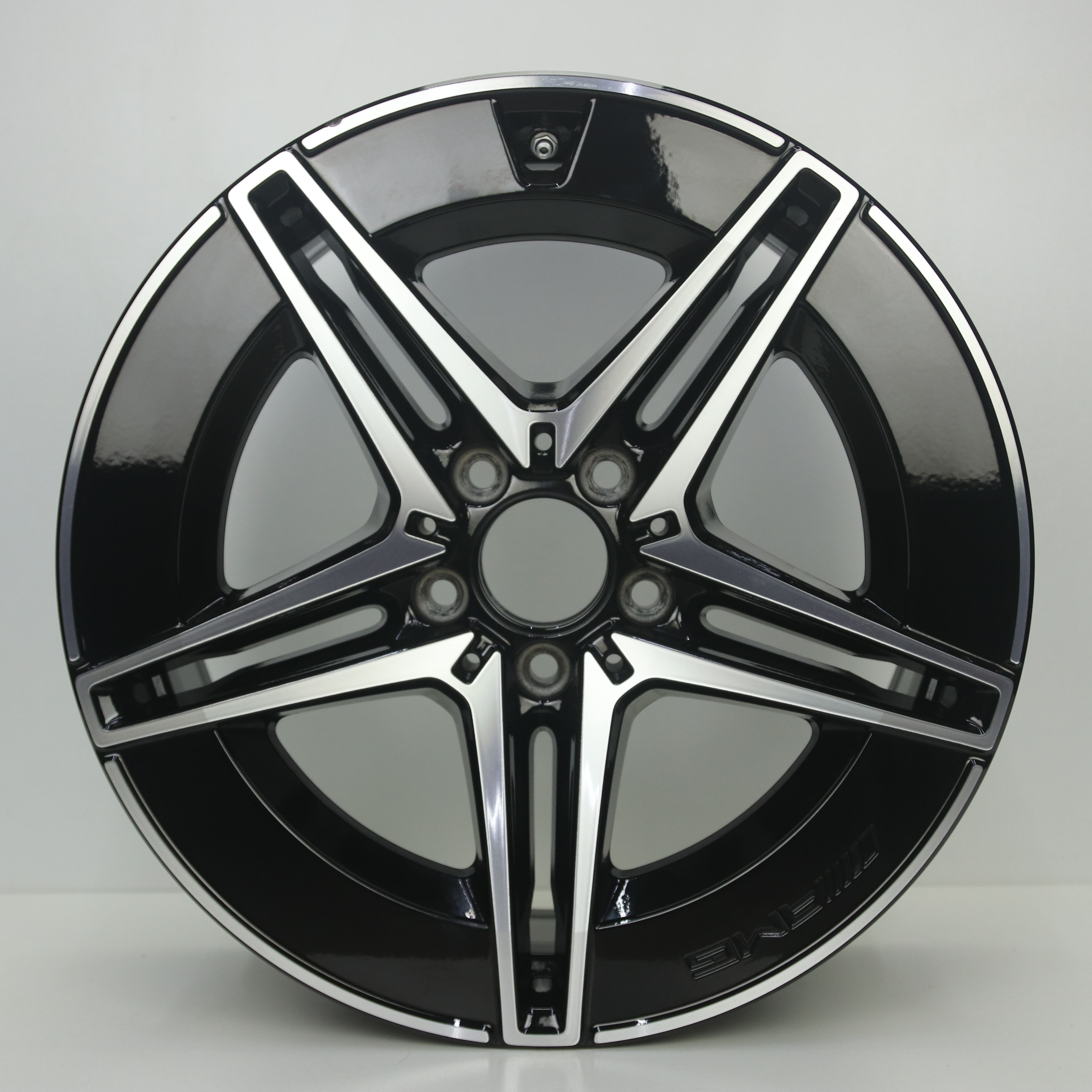 OS1007595 Originele 18 inch lichtmetalen Mercedes-Benz C-klasse AMG velgen (Breedset) 7.50X18 5X112 ET40.0 NB66.60 Zwart gepolijst