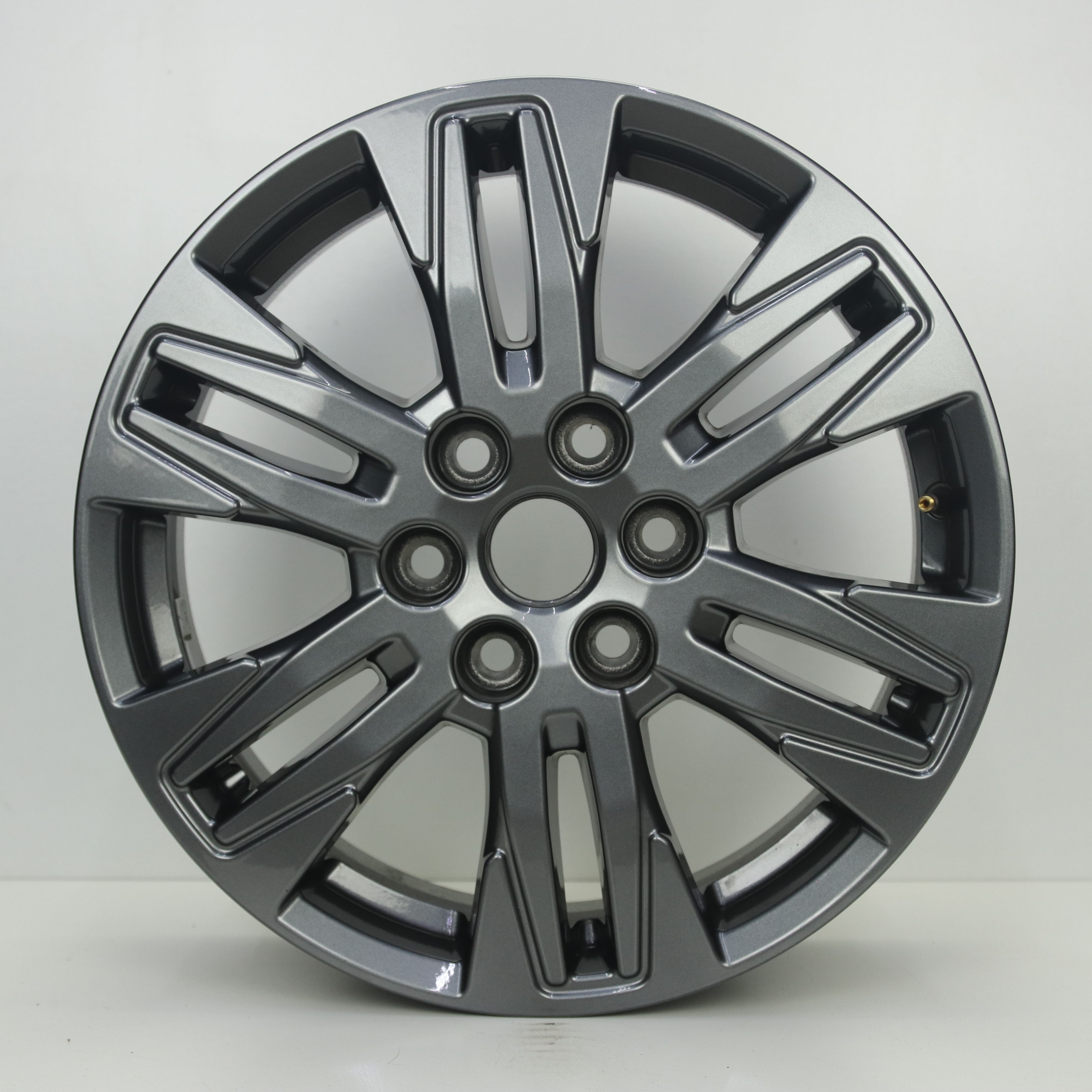OS1007808 Originele 16 inch lichtmetalen Ford Custom velgen 6.50X16 6X120 ET50.0 NB74.60 Zilver