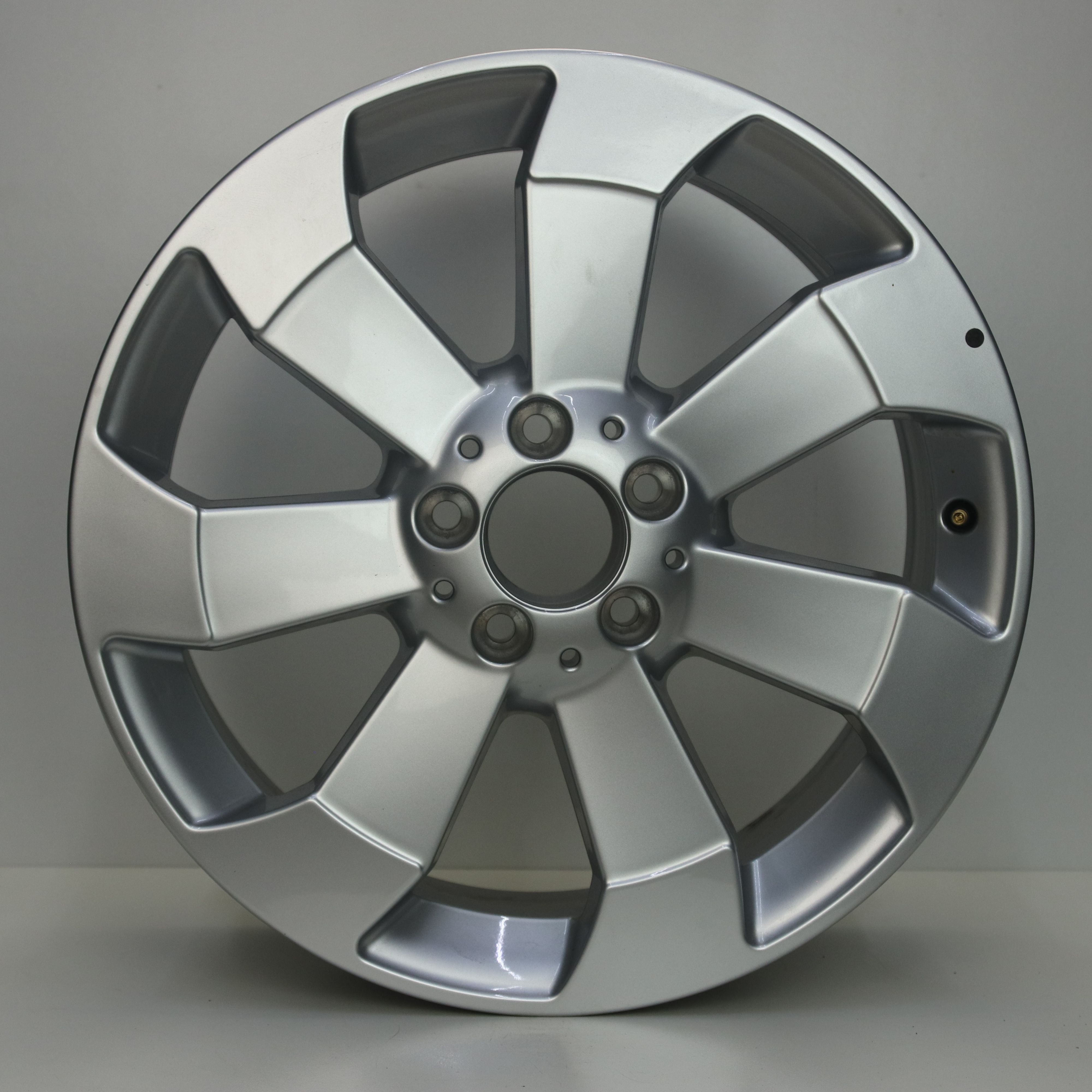 OS1007349 Originele 18 inch lichtmetalen Mercedes-Benz ML-klasse velgen 8.00X18 5X112 ET56.5 NB66.60 Zilver