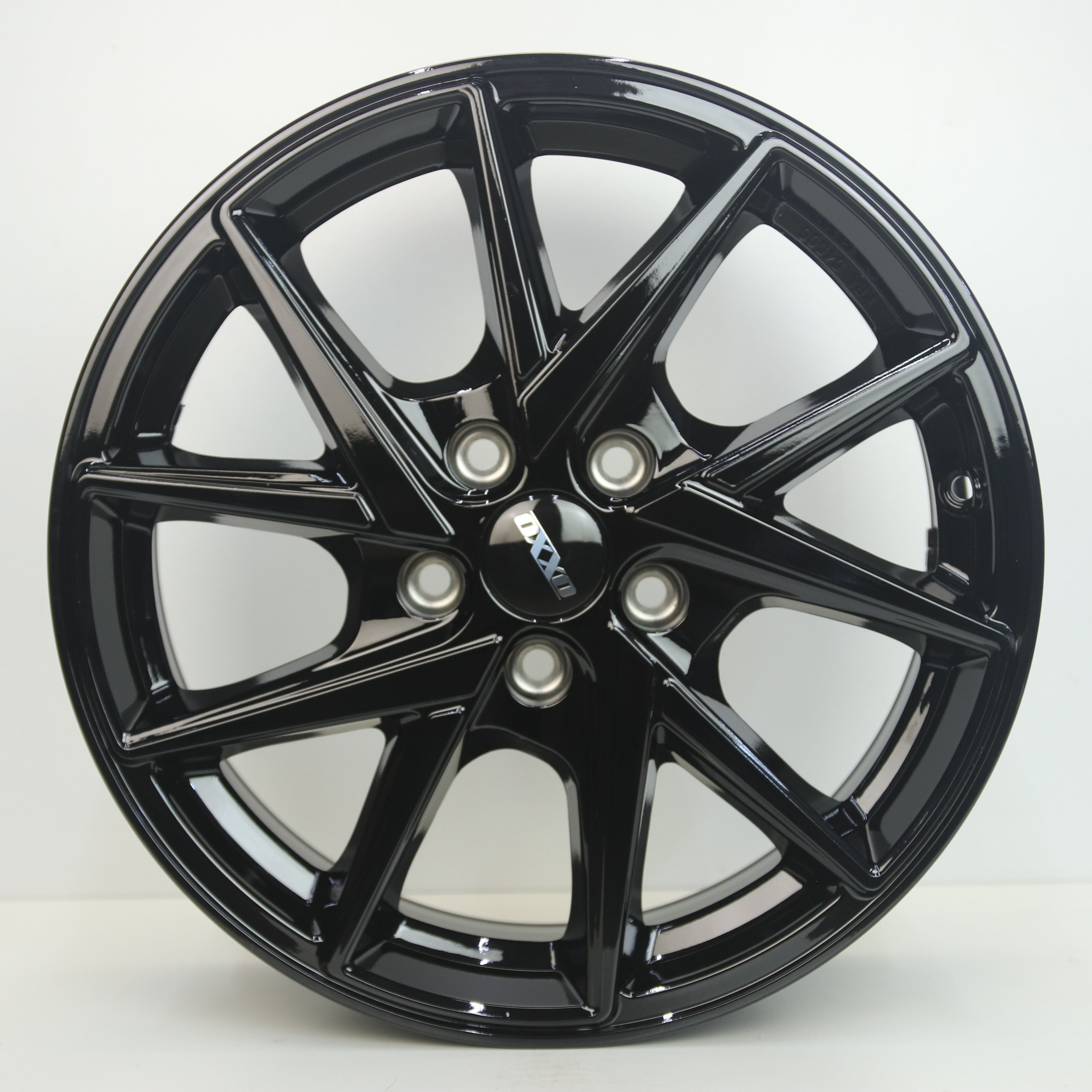 NS1004749 Set 17 inch lichtmetalen Oxxo Crow velgen 7.00X17 5X112 ET45.0 NB66.60 Zwart