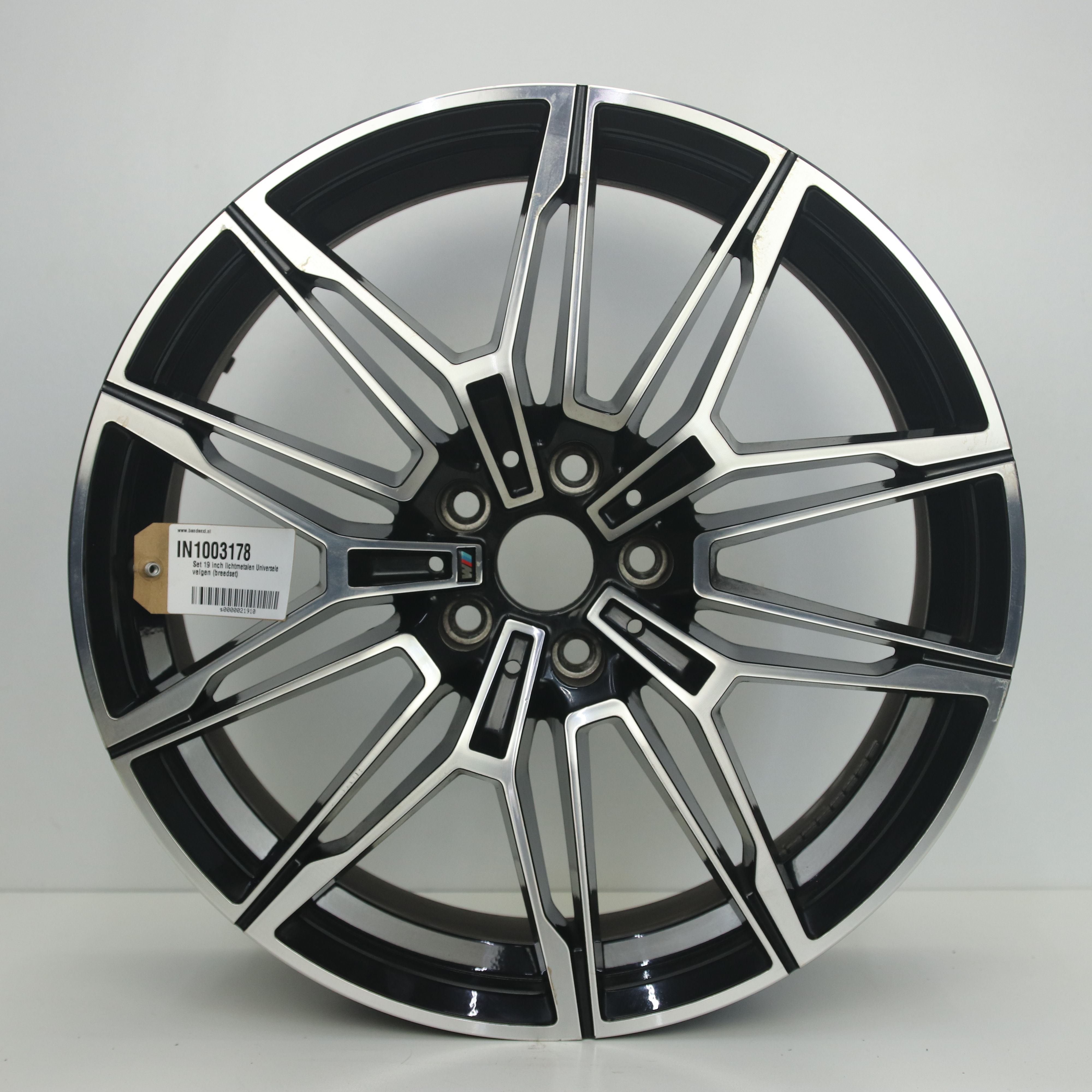 IN1003178 Set 19 inch lichtmetalen Universele velgen (breedset) 8.00X19 5X112 ET30.0 NB66.40 Zwart gepolijst