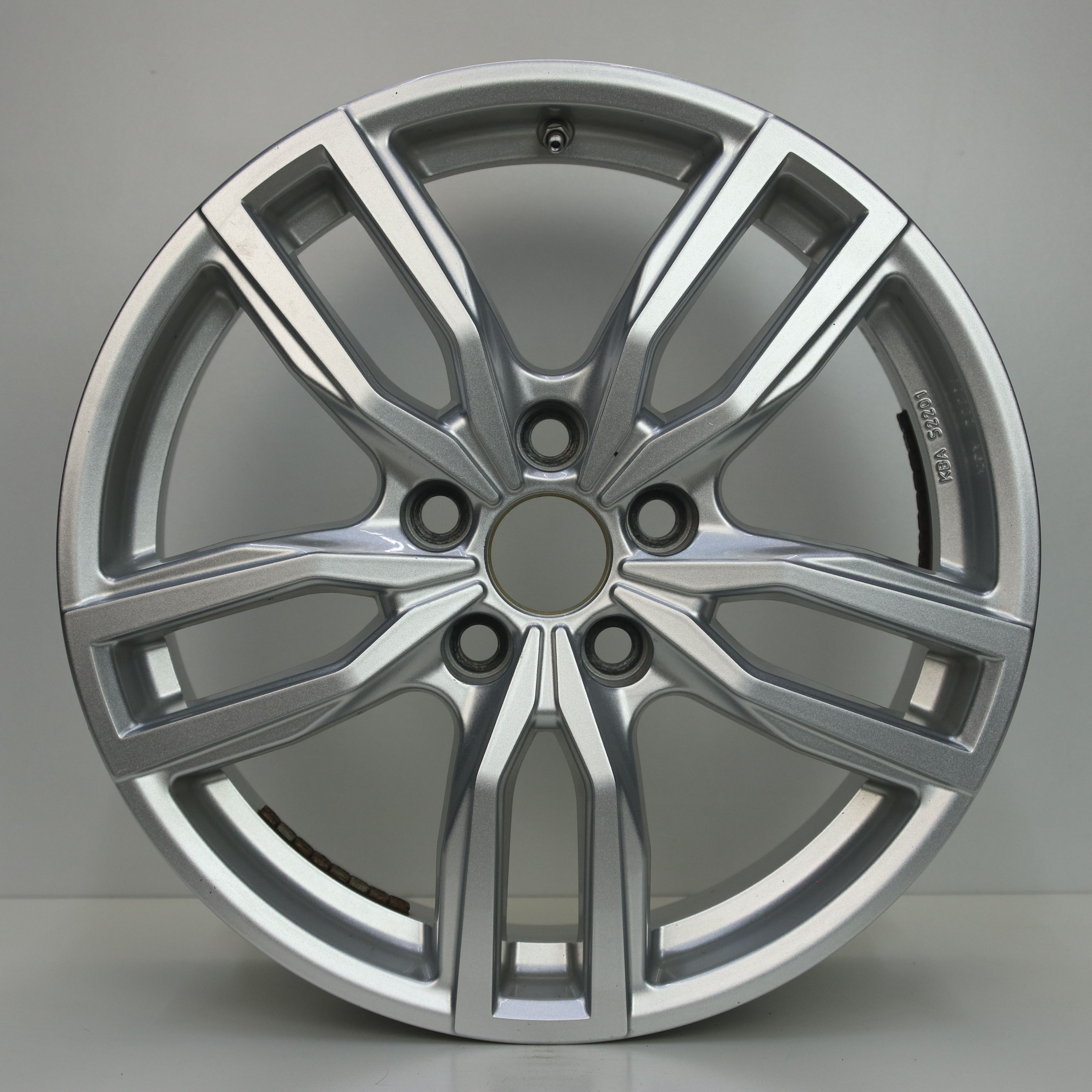 OS1006949 Set 17 inch lichtmetalen Brock B24 velgen 7.00X17 5X114.3 ET38.0 NB67.10 Zilver