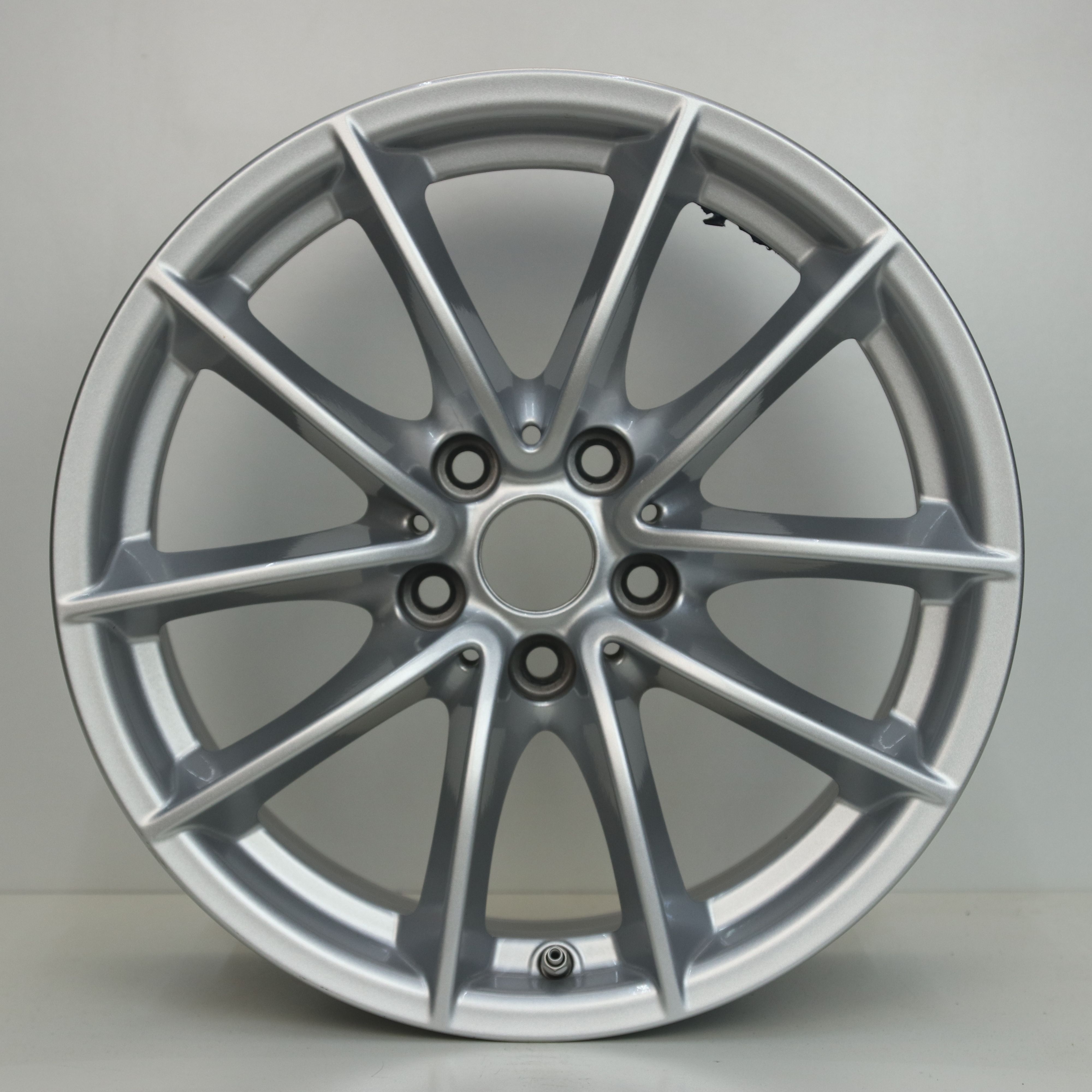 IN1003033 Originele 17 inch lichtmetalen BMW 7-serie styling 618 velgen 7.50X17 5X112 ET27.0 NB66.60 Zilver