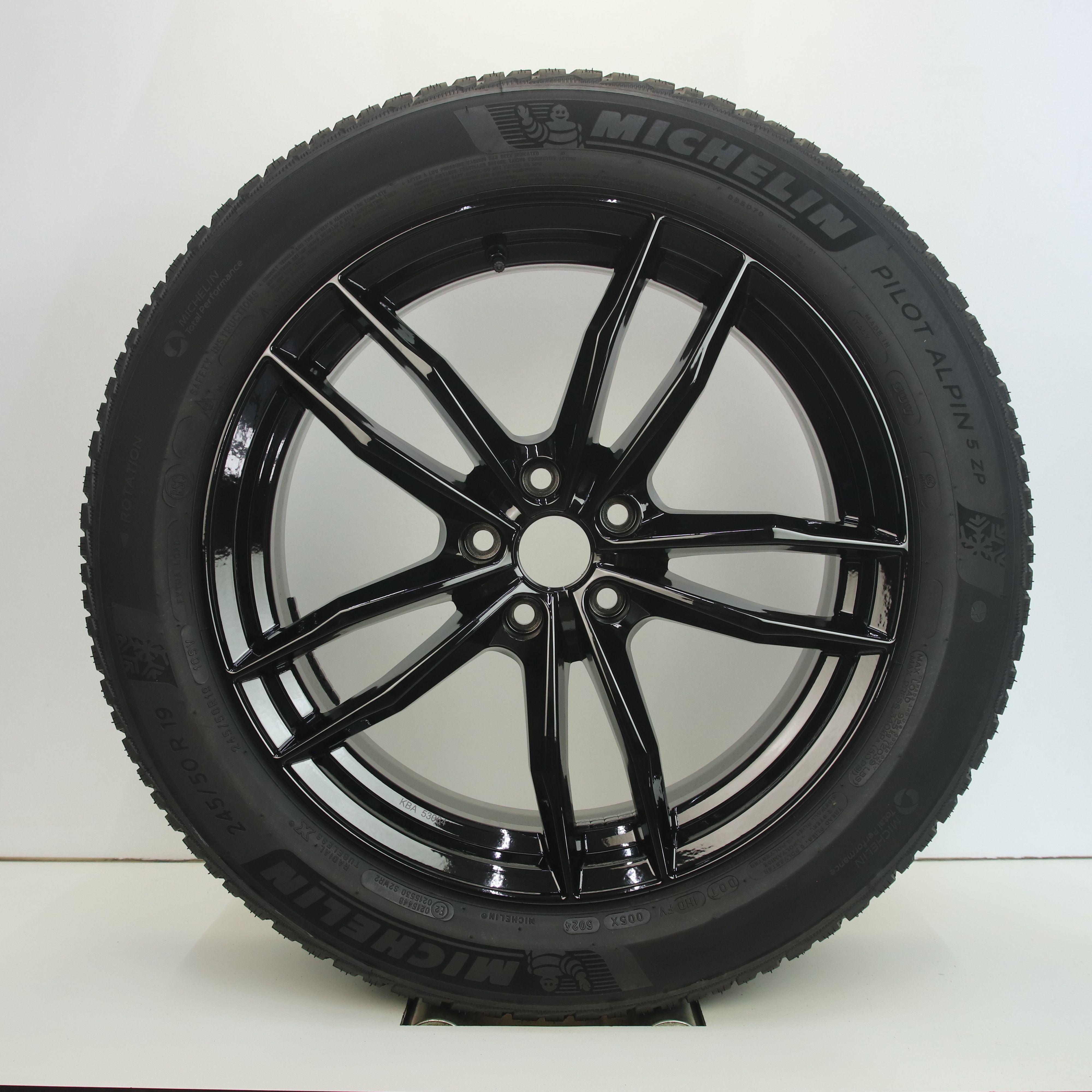 IN1002938 Set 19 inch lichtmetalen GMP Swan velgen 8.00X19 5X112 ET30.0 NB66.60 Zwart