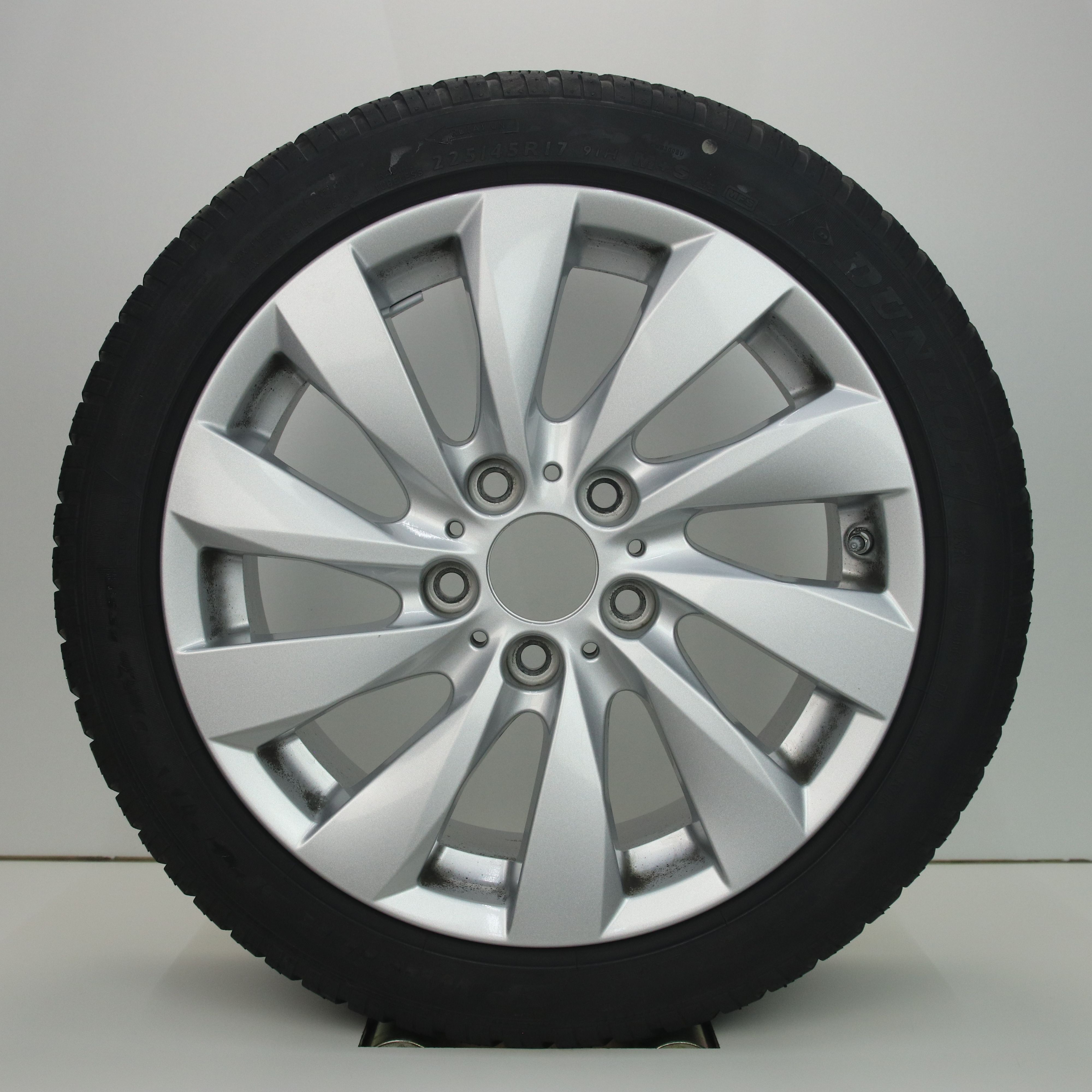 OSC1000745 Originele 17 inch lichtmetalen BMW 1-serie styling 381 velgen (Compleet set met banden) 7.50X17 5X120 ET43.0 NB72.60 Zilver