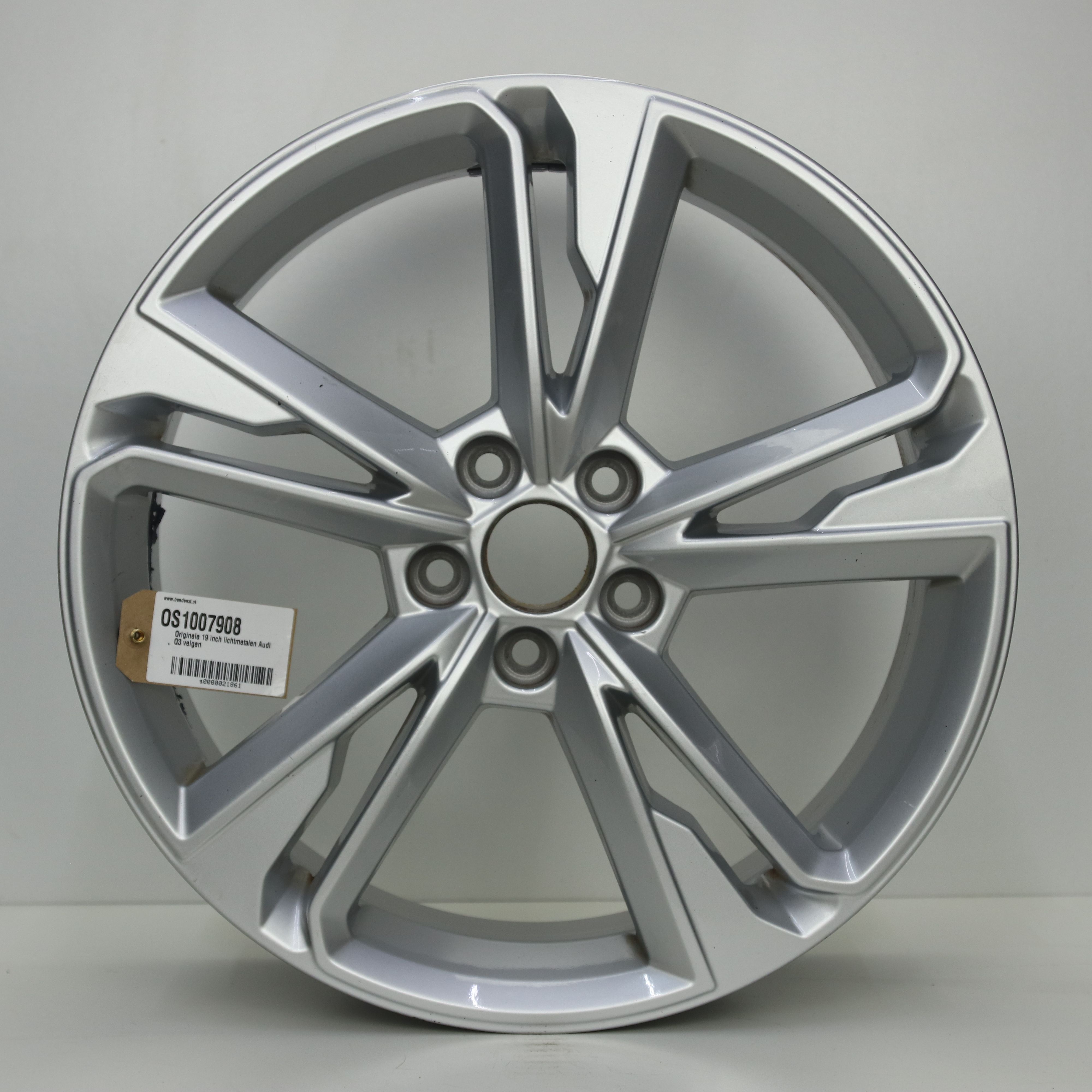 OS1007908 Originele 19 inch lichtmetalen Audi Q3 velgen 7.00X19 5X112 ET43.0 NB57.10 Zilver