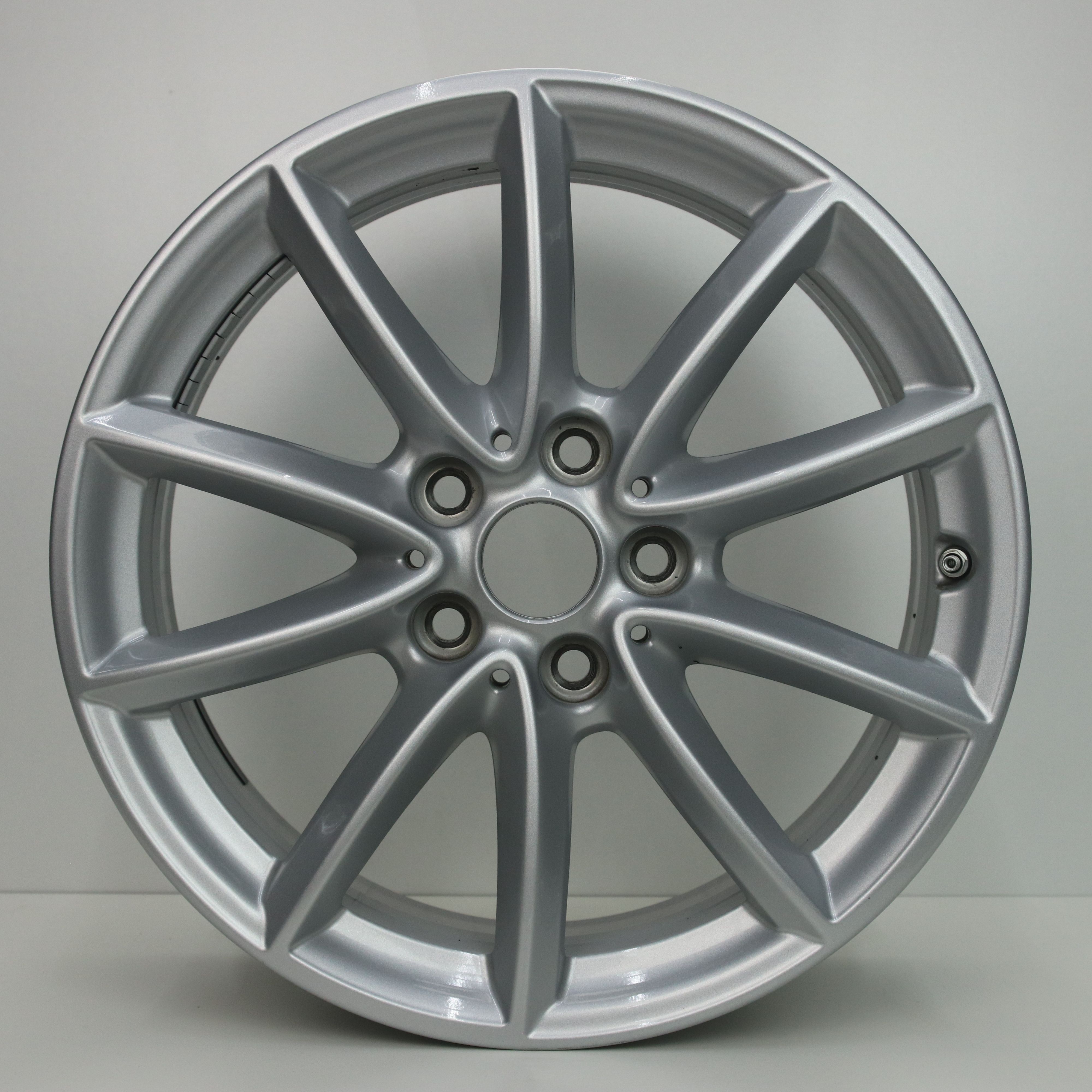 OS1003045 Originele 17 inch lichtmetalen BMW X1 styling 560 velgen 7.50X17 5X112 ET52.0 NB66.60 Zilver