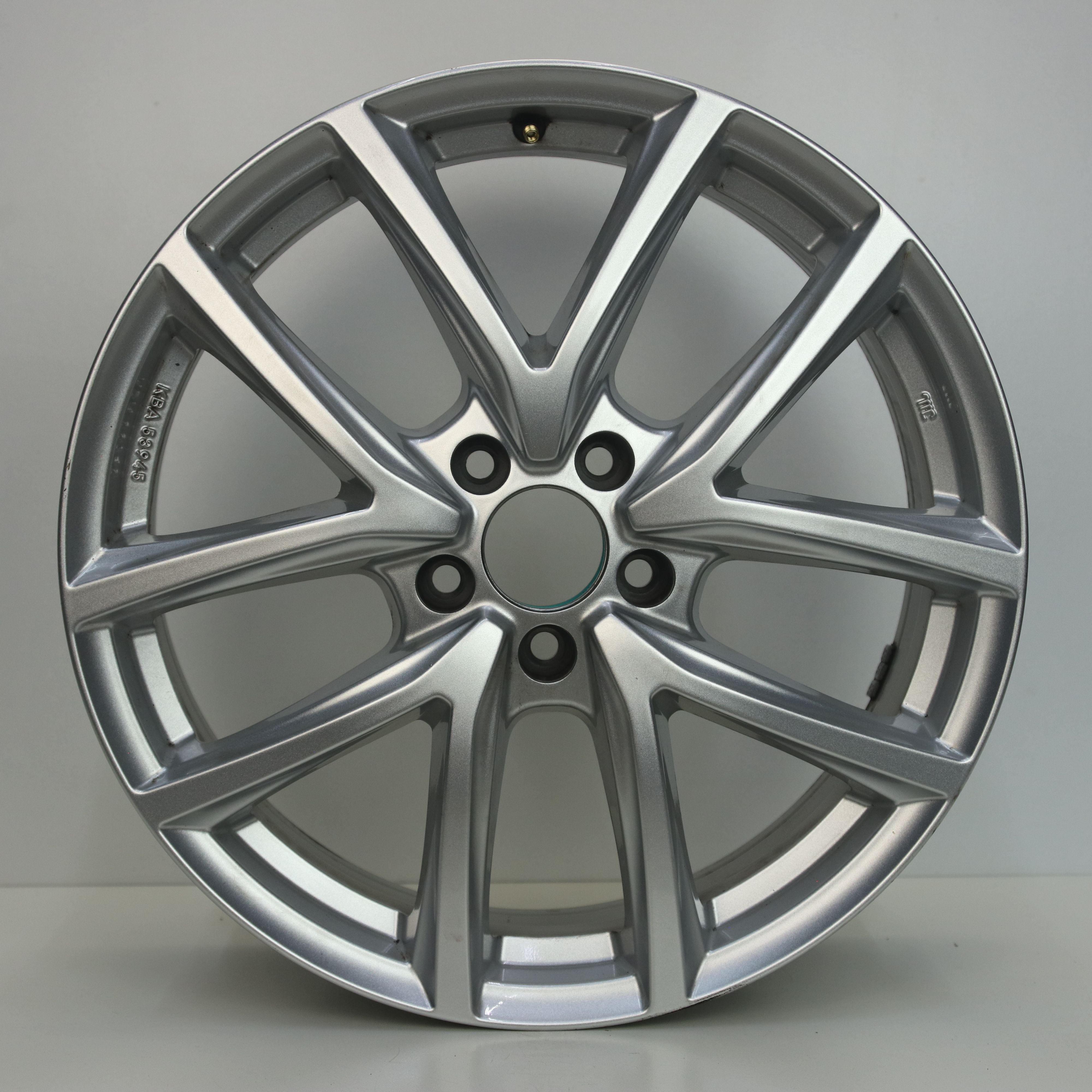 OS1006907 Set 18 inch lichtmetalen Monaco velgen 7.50X18 5X108 ET45.0 NB70.00 Zilver
