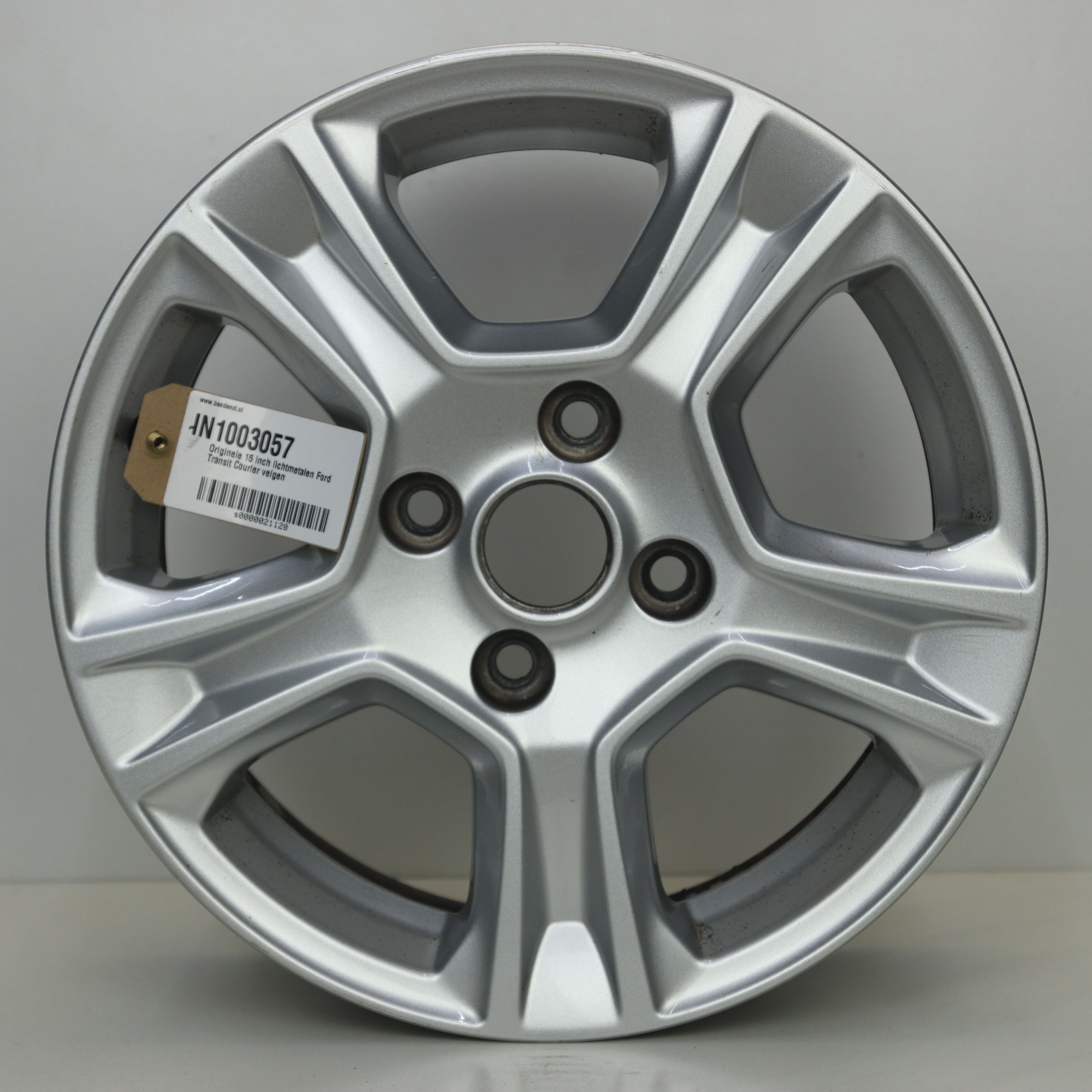 IN1003057 Originele 15 inch lichtmetalen Ford Transit Courier velgen 6.00X16 4X108 ET37.5 NB63.40 Zilver
