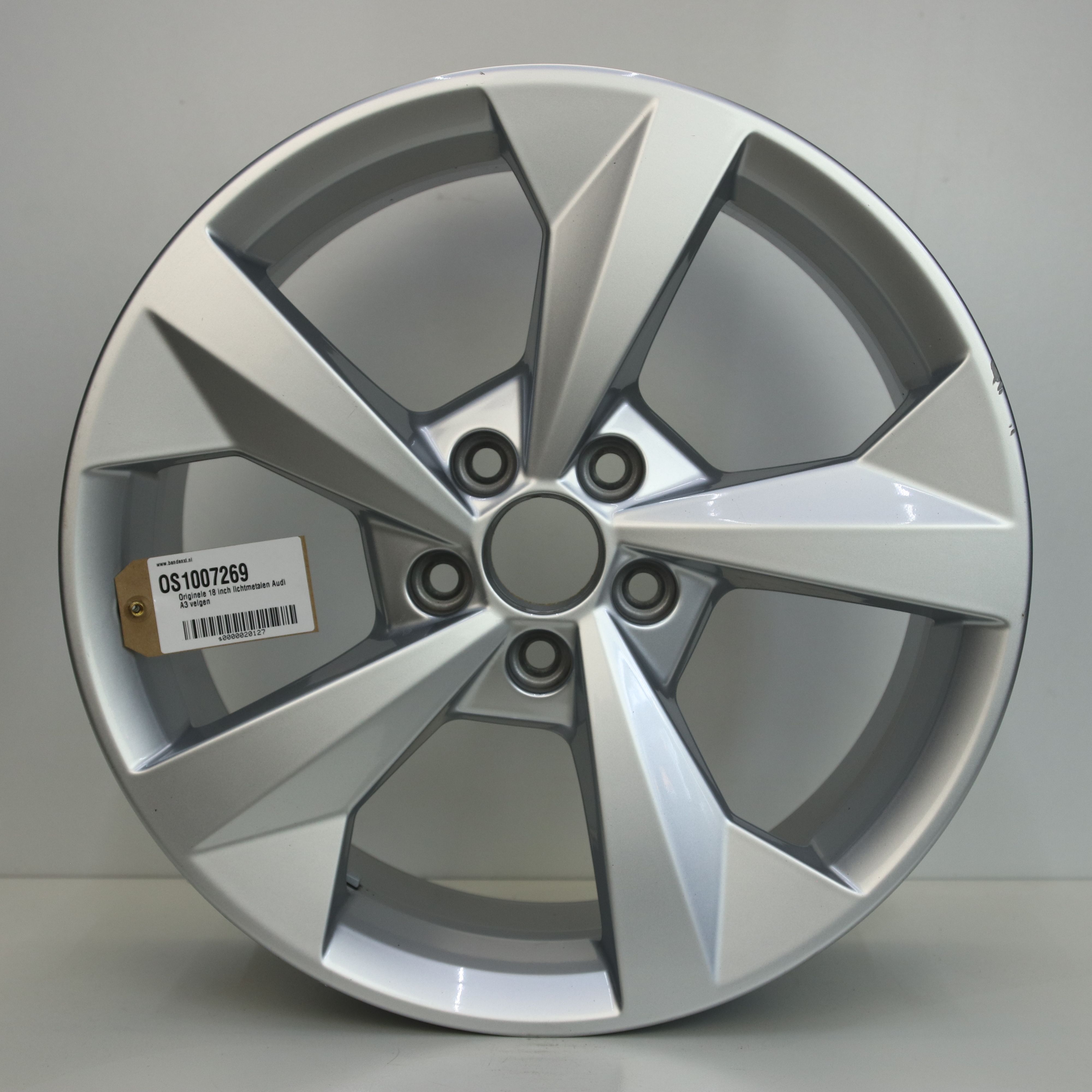OS1007269 Originele 18 inch lichtmetalen Audi A3 velgen 8.00X18 5X112 ET46.0 NB57.10 Zilver
