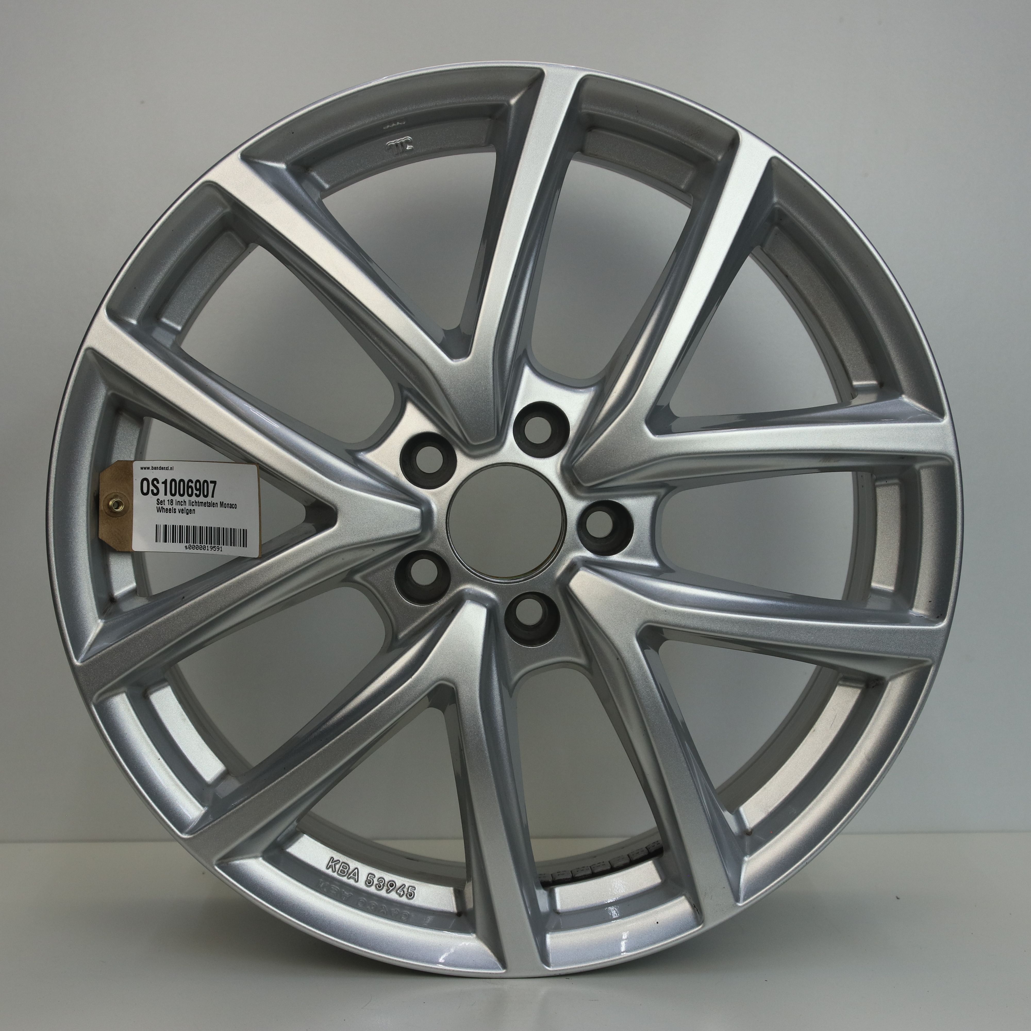 OS1006907 Set 18 inch lichtmetalen Monaco velgen 7.50X18 5X108 ET45.0 NB70.00 Zilver