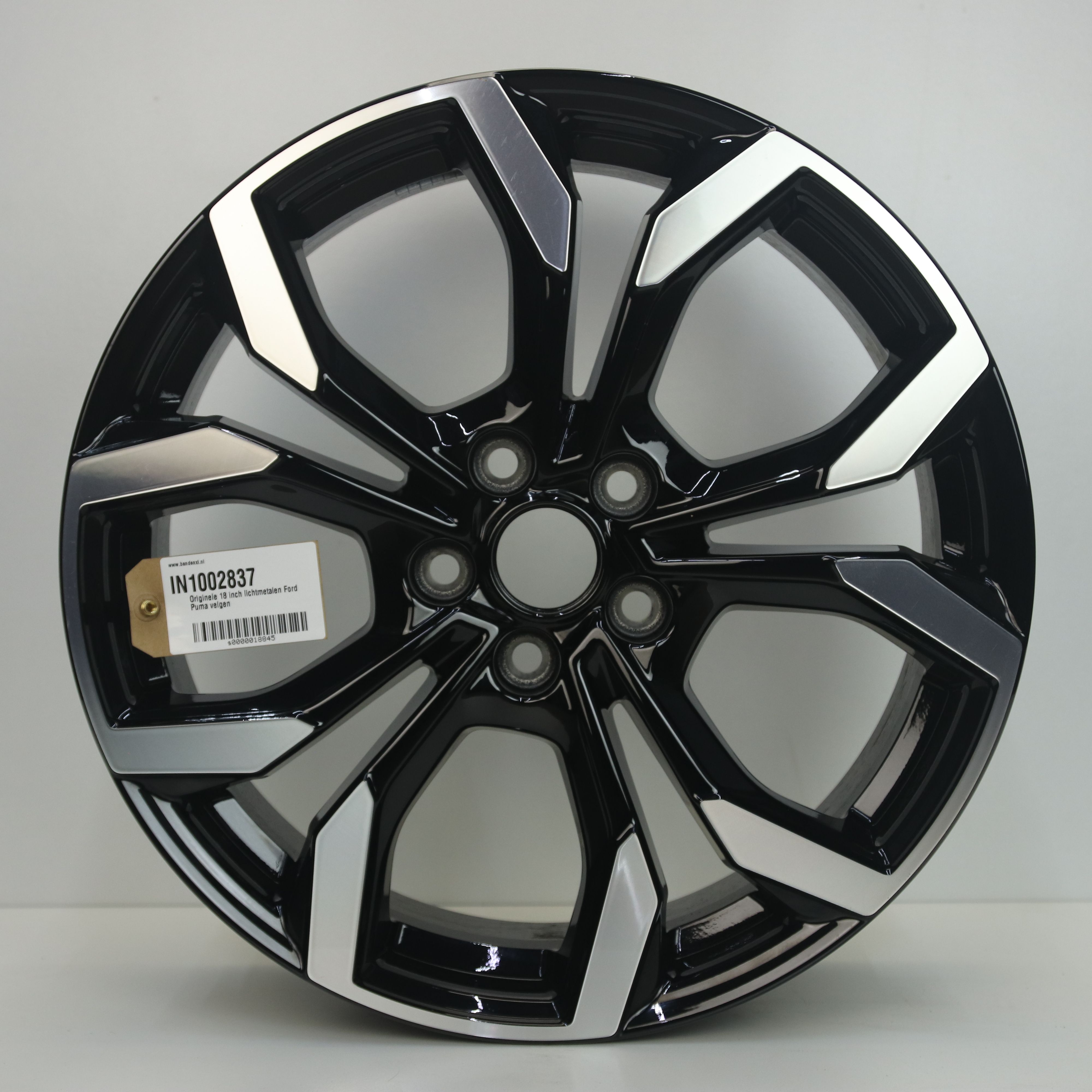 IN1002837 Originele 18 inch lichtmetalen Ford Puma velgen 7.00X18 5X108 ET47.5 NB63.40 Zwart gepolijst