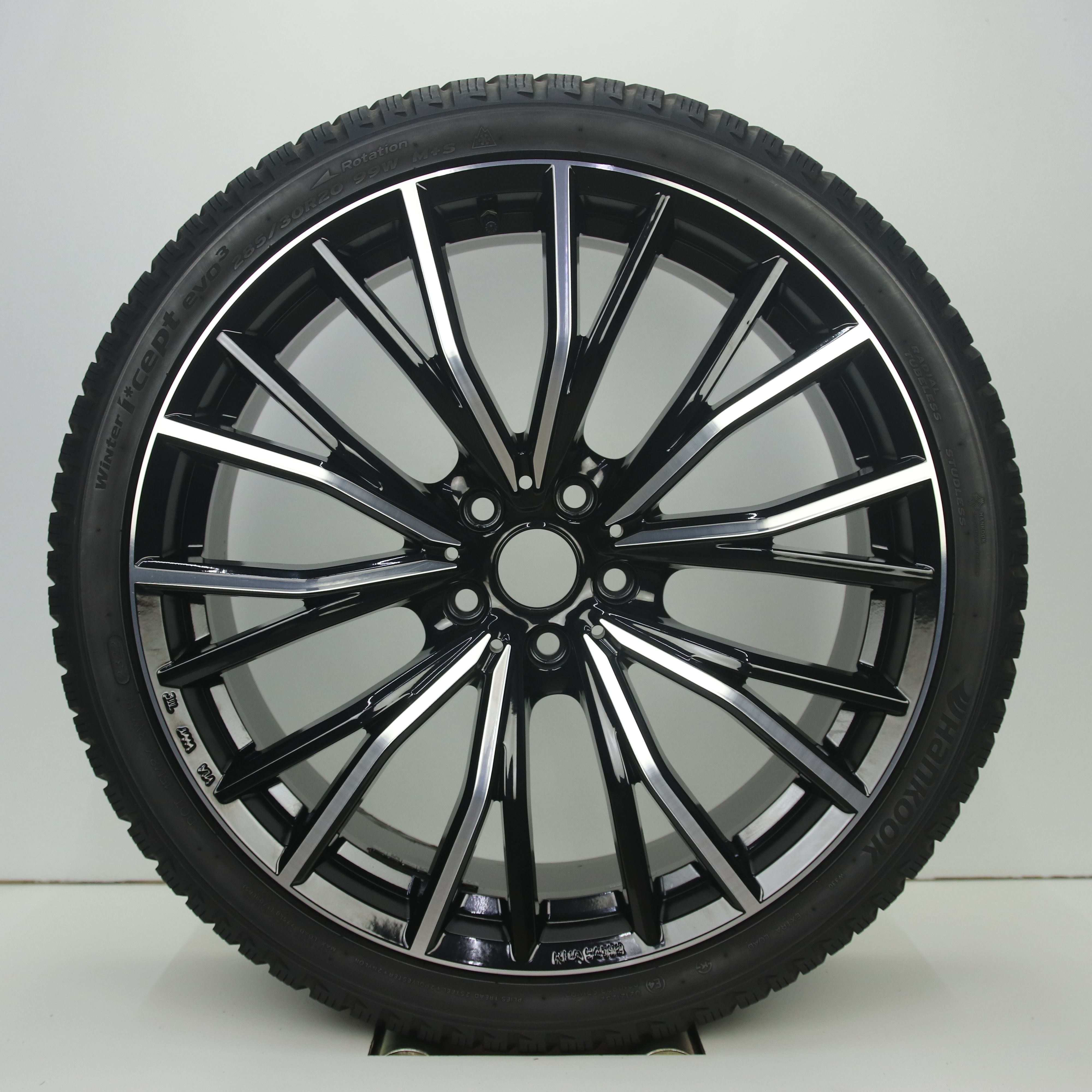 OS1007719 Set 20 inch lichtmetalen Mak velgen (breedset) 8.00X20 5X112 ET27.0 NB66.60 Zwart gepolijst
