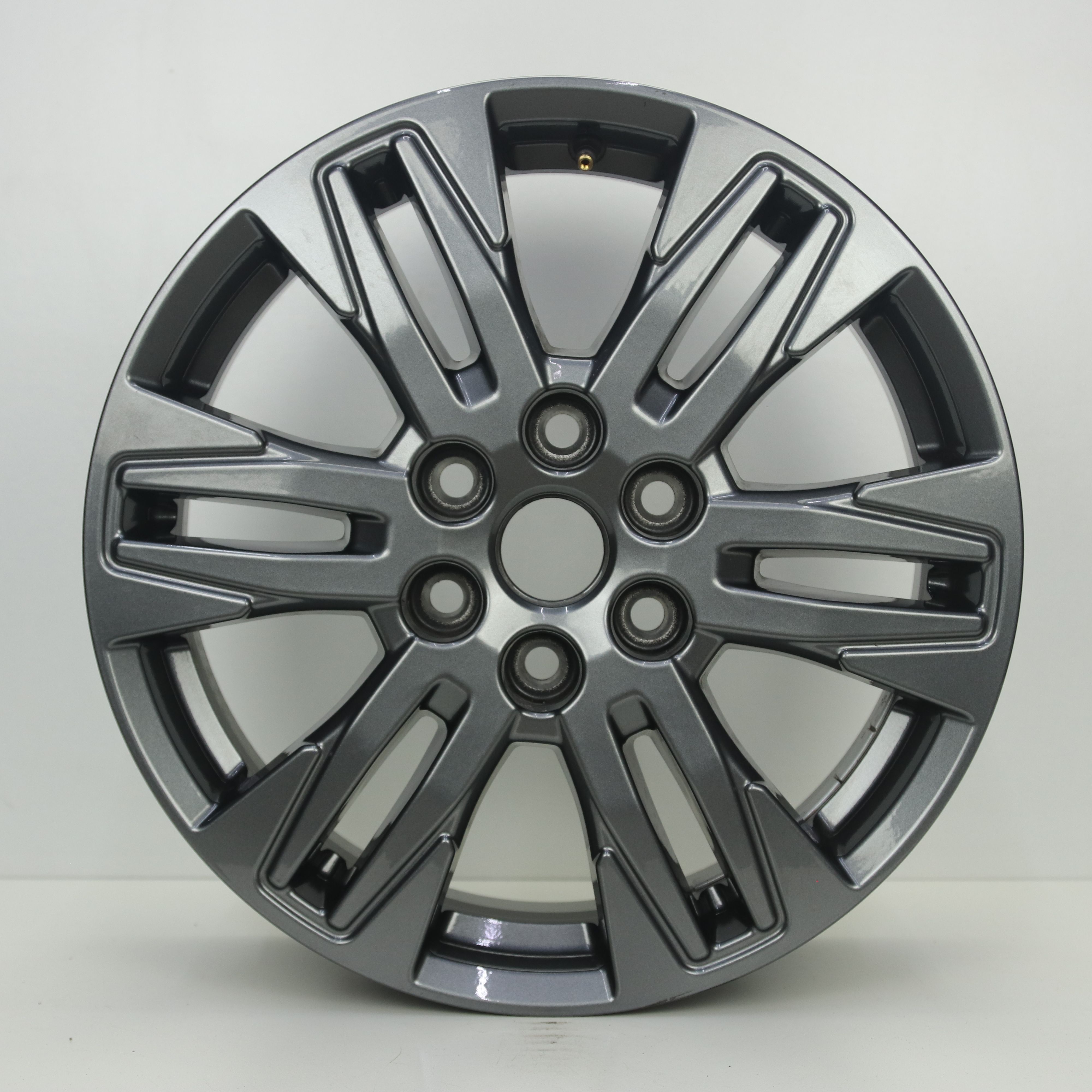 OS1007808 Originele 16 inch lichtmetalen Ford Custom velgen 6.50X16 6X120 ET50.0 NB74.60 Zilver