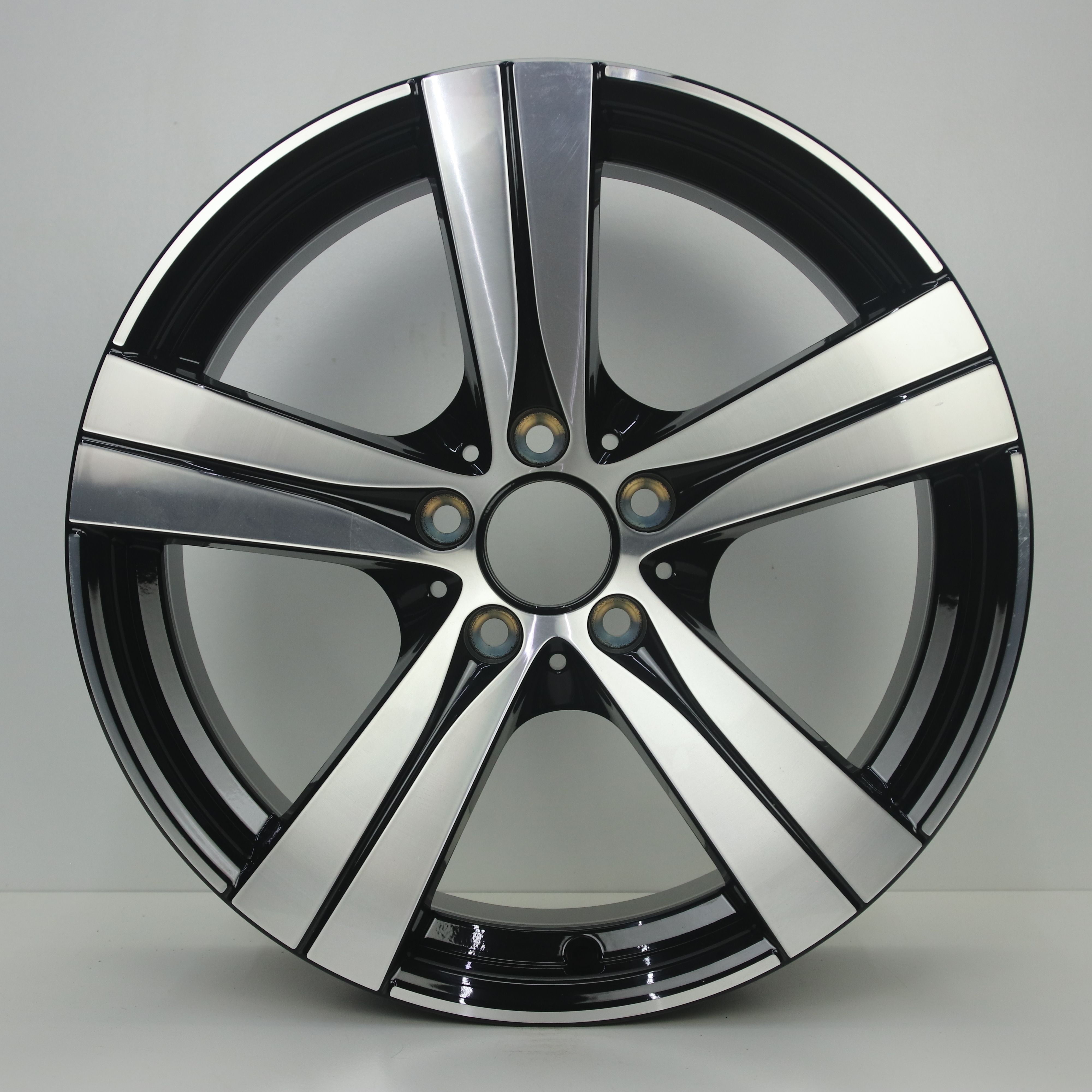 OS1007712 Originele 18 inch lichtmetalen Mercedes-Benz C-klasse velgen (Breedset) 7.50X18 5X112 ET40.0 NB66.60 Zwart gepolijst