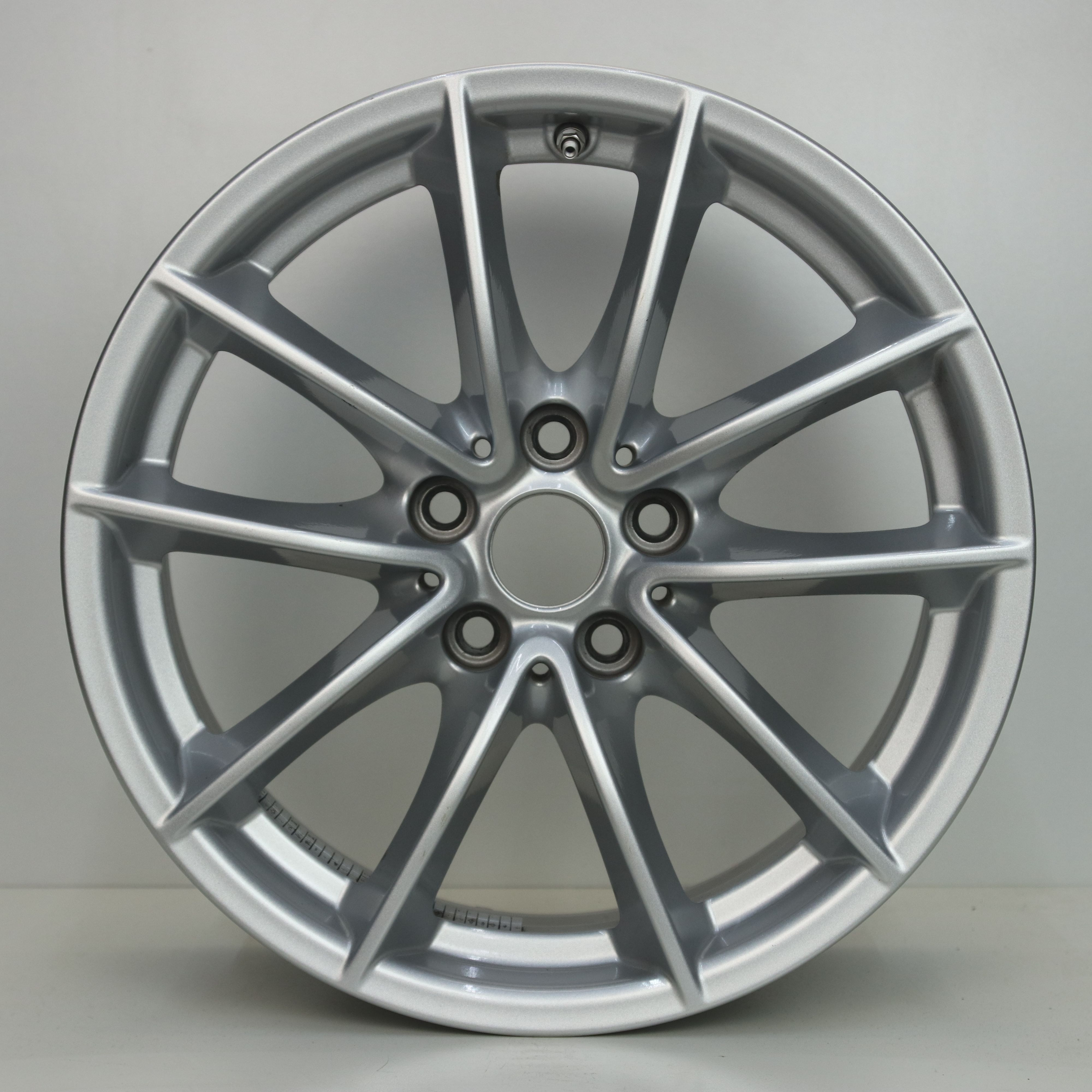 IN1003033 Originele 17 inch lichtmetalen BMW 7-serie styling 618 velgen 7.50X17 5X112 ET27.0 NB66.60 Zilver