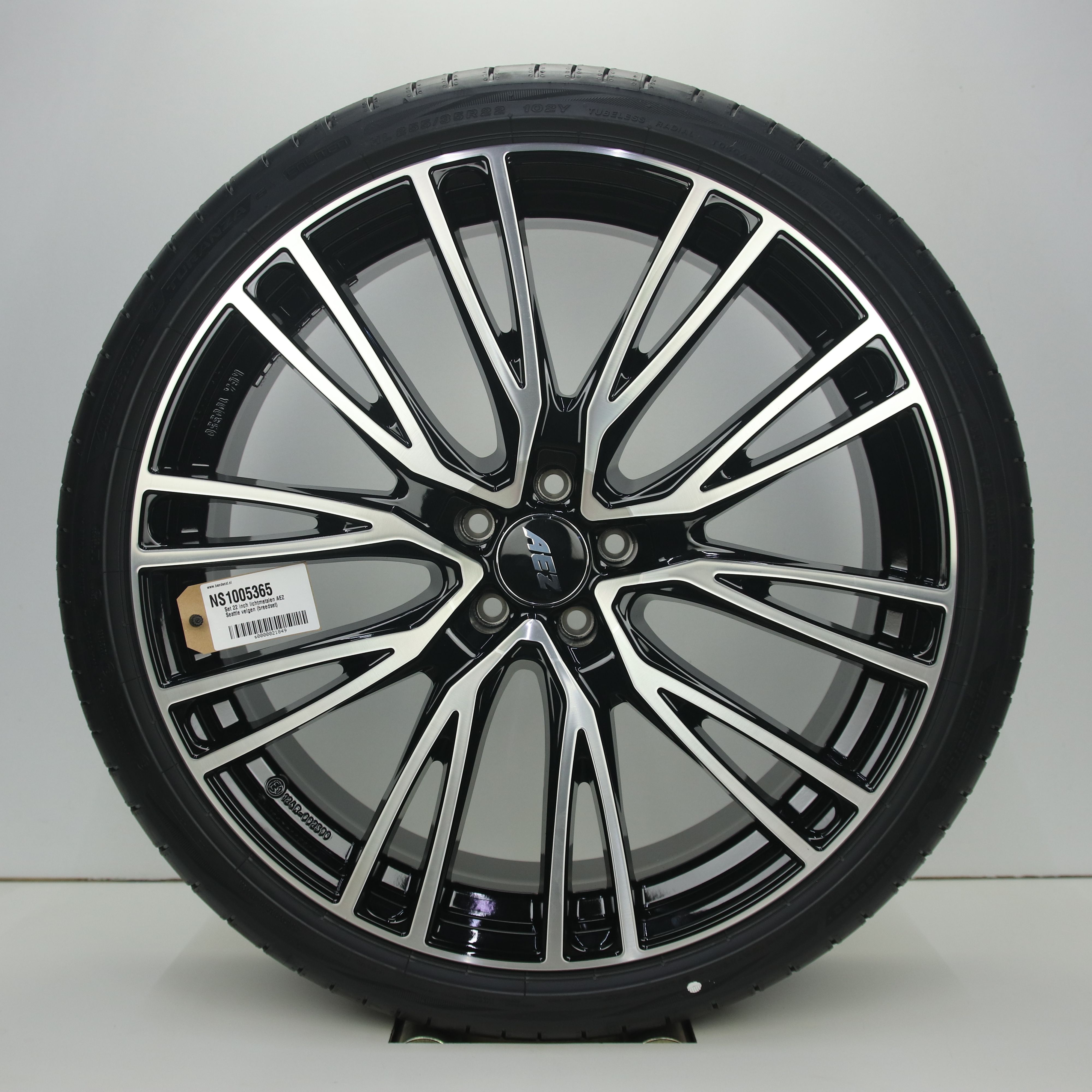 NS1005365 Set 22 inch lichtmetalen AEZ Seattle velgen (breedset) 9.00X22 5X112 ET24.0 NB66.60 Zwart gepolijst