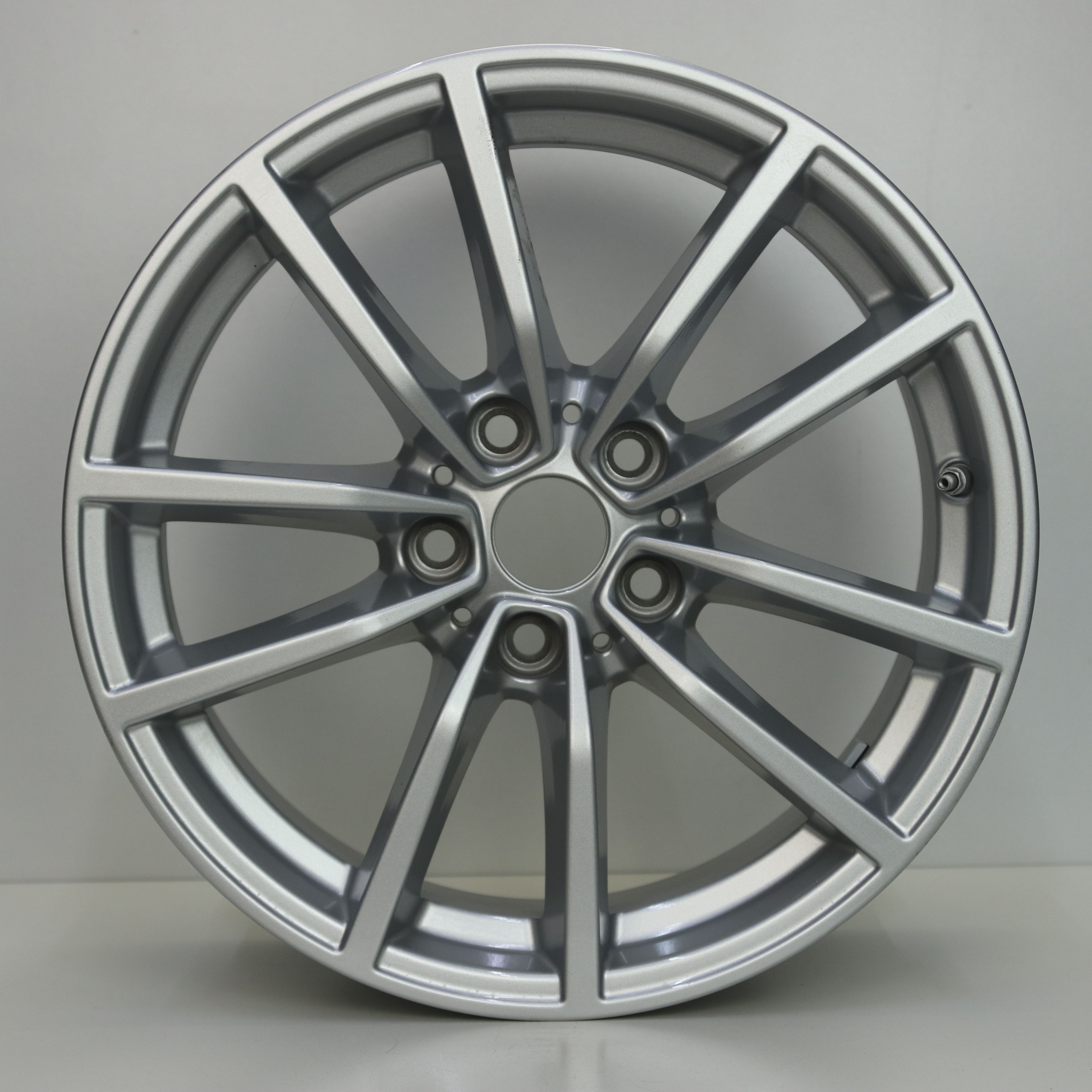 OS1007312 Originele 17 inch lichtmetalen BMW 3-serie styling 778 velgen 7.50X17 5X112 ET30.0 NB66.60 Zilver