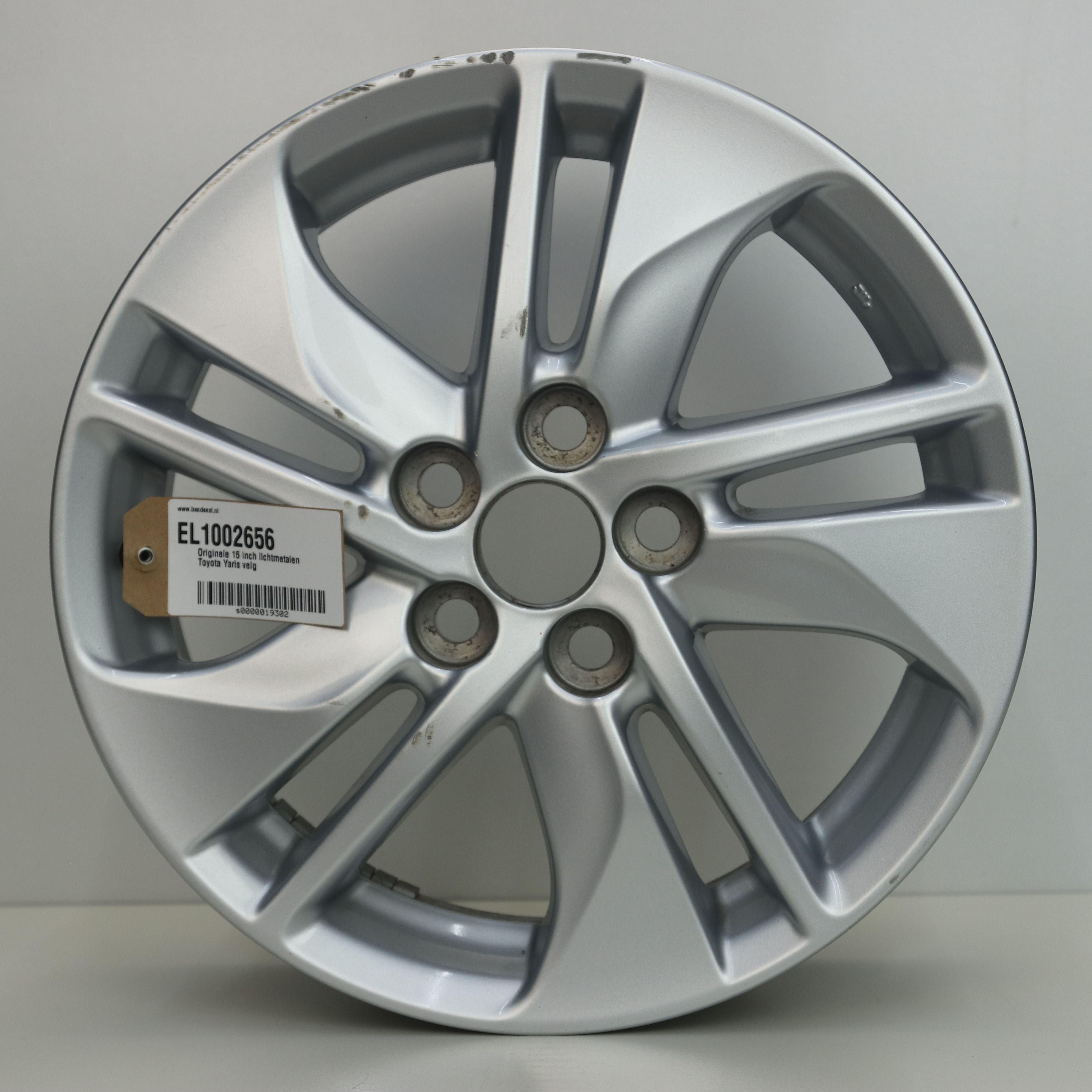 EL1002656 Originele 15 inch lichtmetalen Toyota Yaris velg 6.00X15 5X100 ET45.0 NB54.10 Zilver