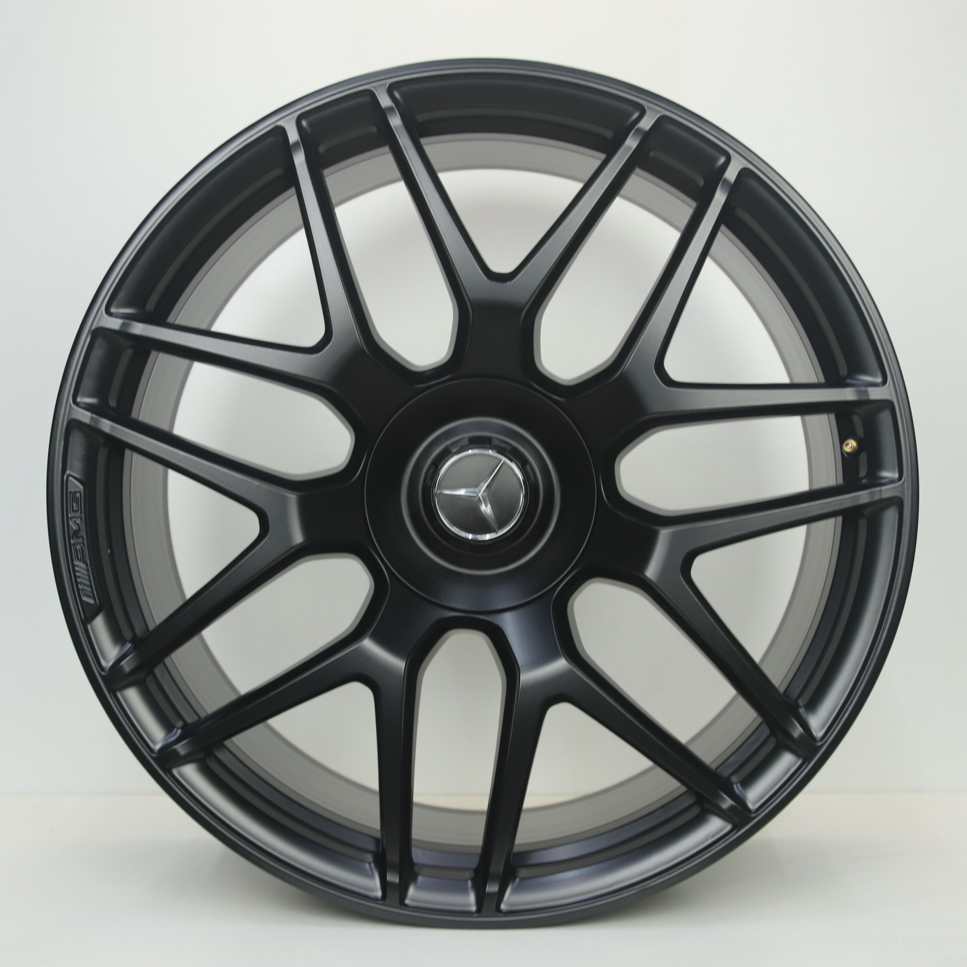 OS1007639 Originele 22 inch lichtmetalen Mercedes-Benz G-klasse G63 AMG velgen 10.00X22 5X130 ET39.0 NB84.10 Mat zwart