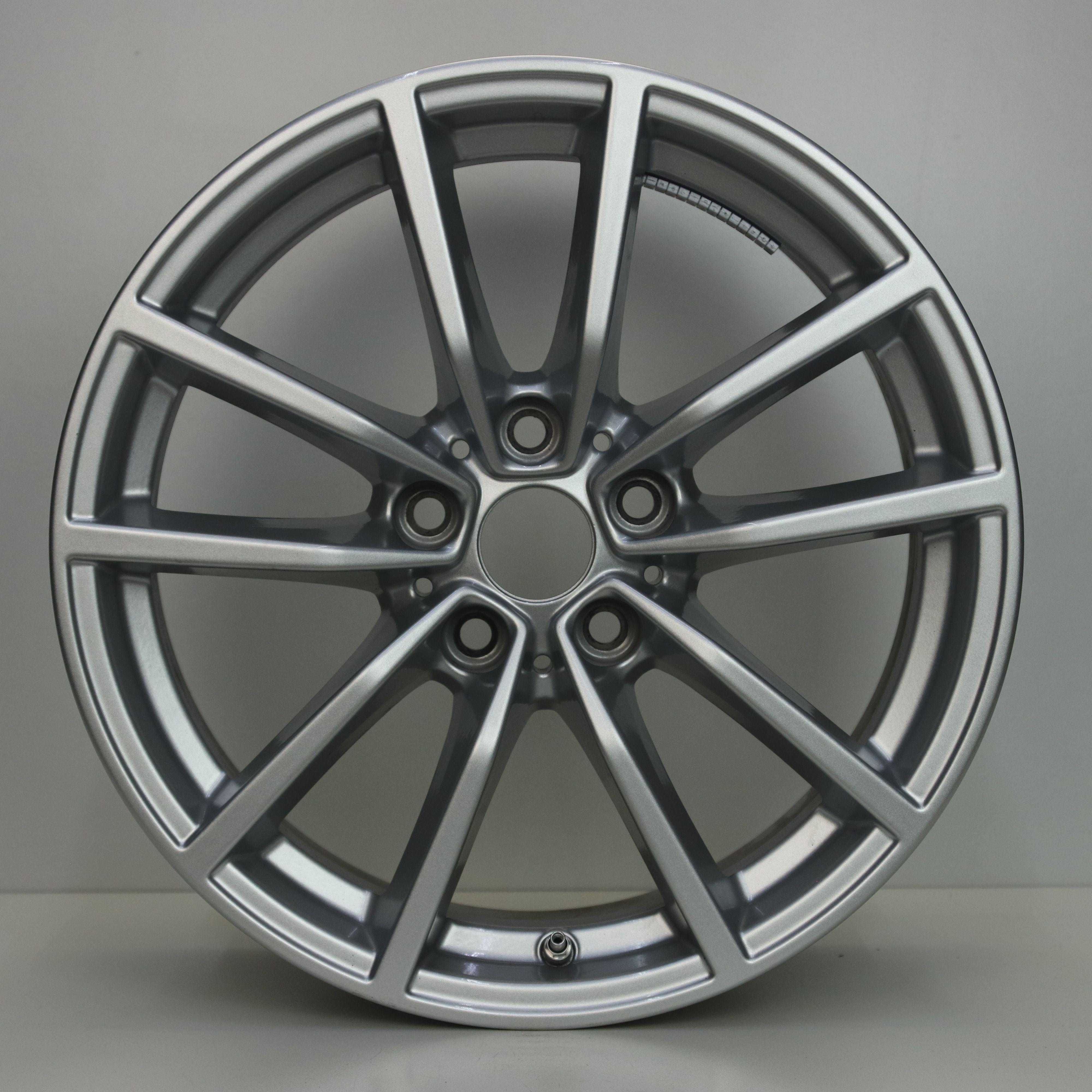 OS1006903 Originele 17 inch lichtmetalen BMW 3-serie styling 778 velgen 7.50X17 5X112 ET30.0 NB66.60 Zilver