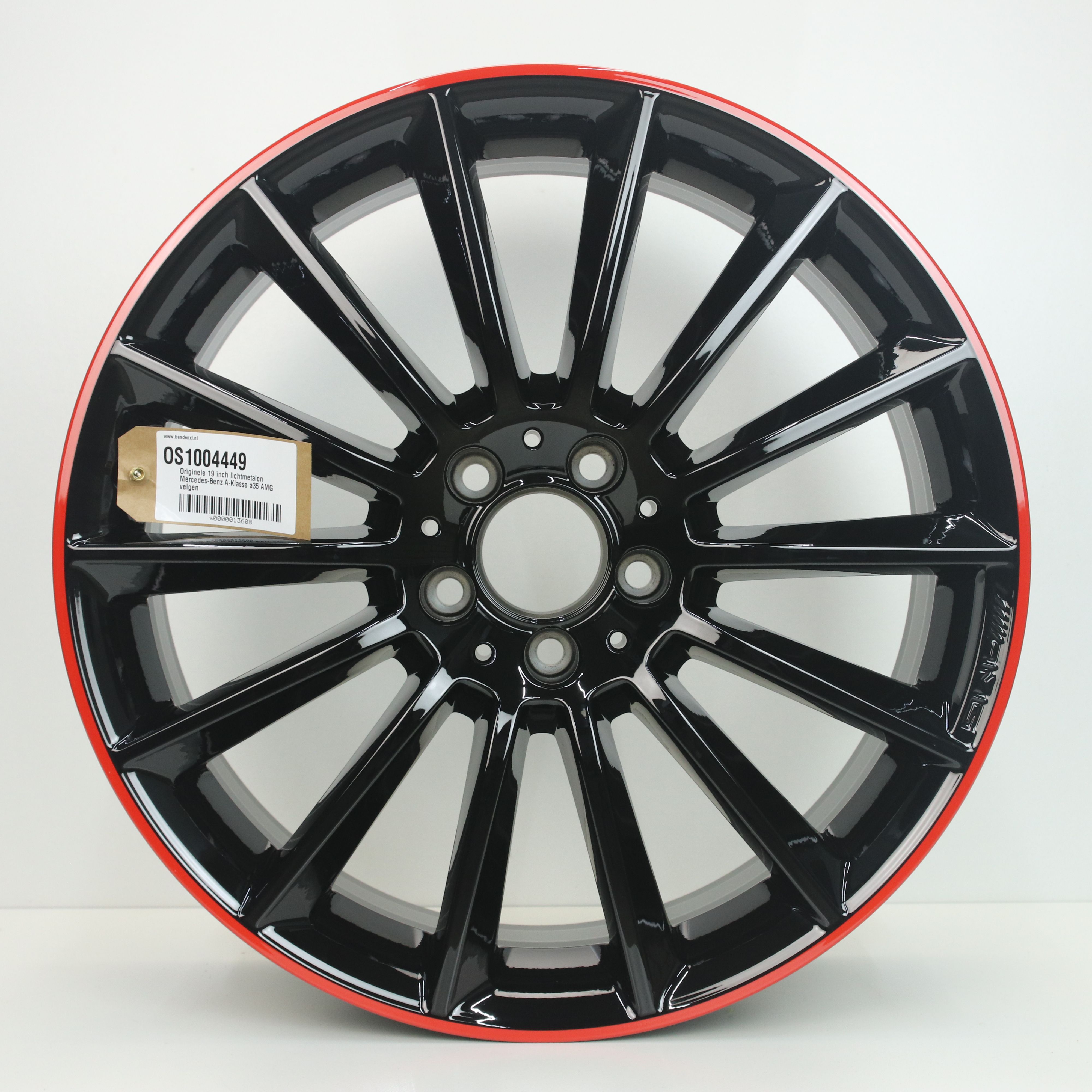 OS1004449 Originele 19 inch lichtmetalen Mercedes-Benz A-Klasse a35 AMG velgen 8.00X19 5X112 ET40.0 NB66.60 Zwart met rode rand