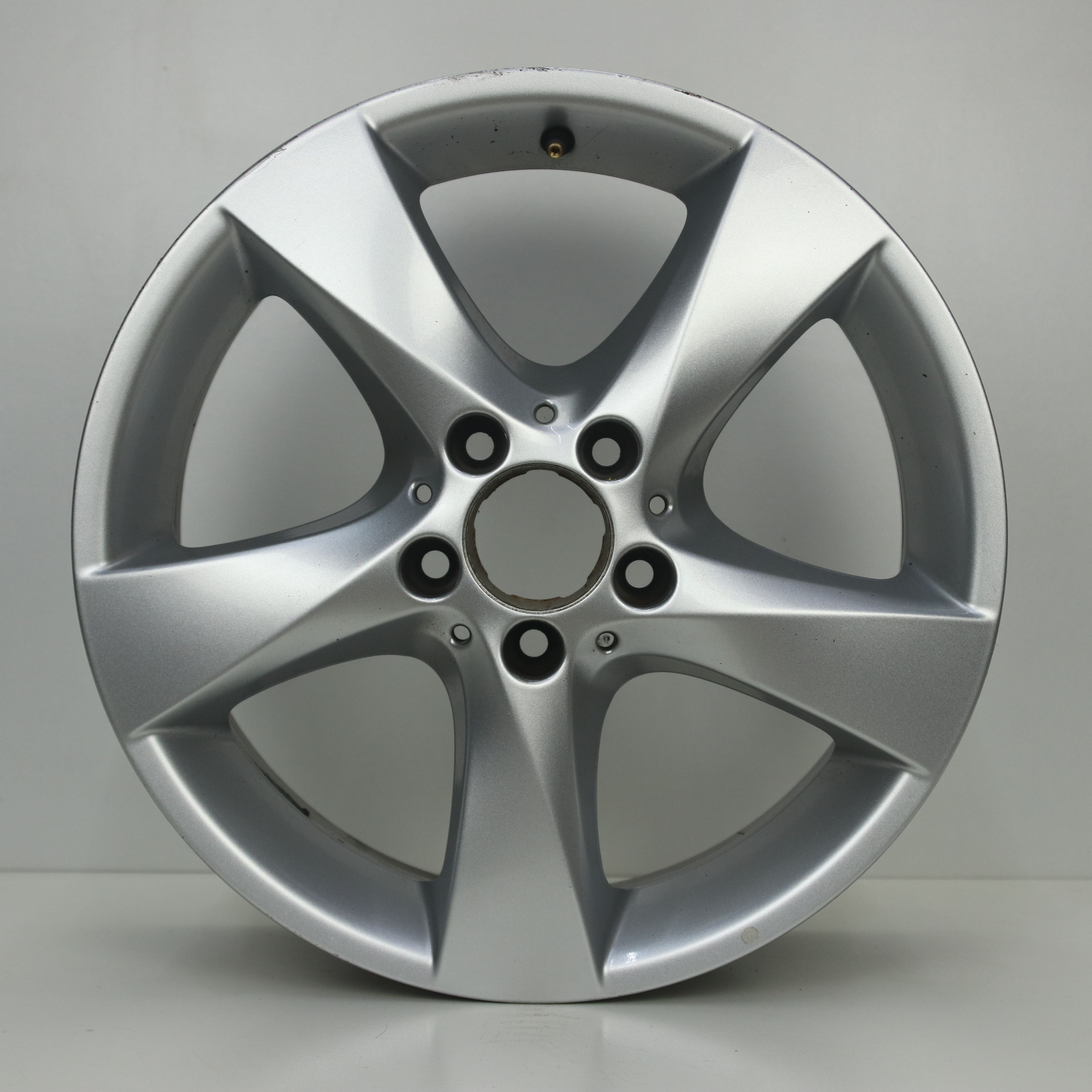 OS1007778 Originele 17 inch lichtmetalen Mercedes-Benz V-klasse velgen 7.00X17 5X112 ET51.0 NB66.60 Zilver