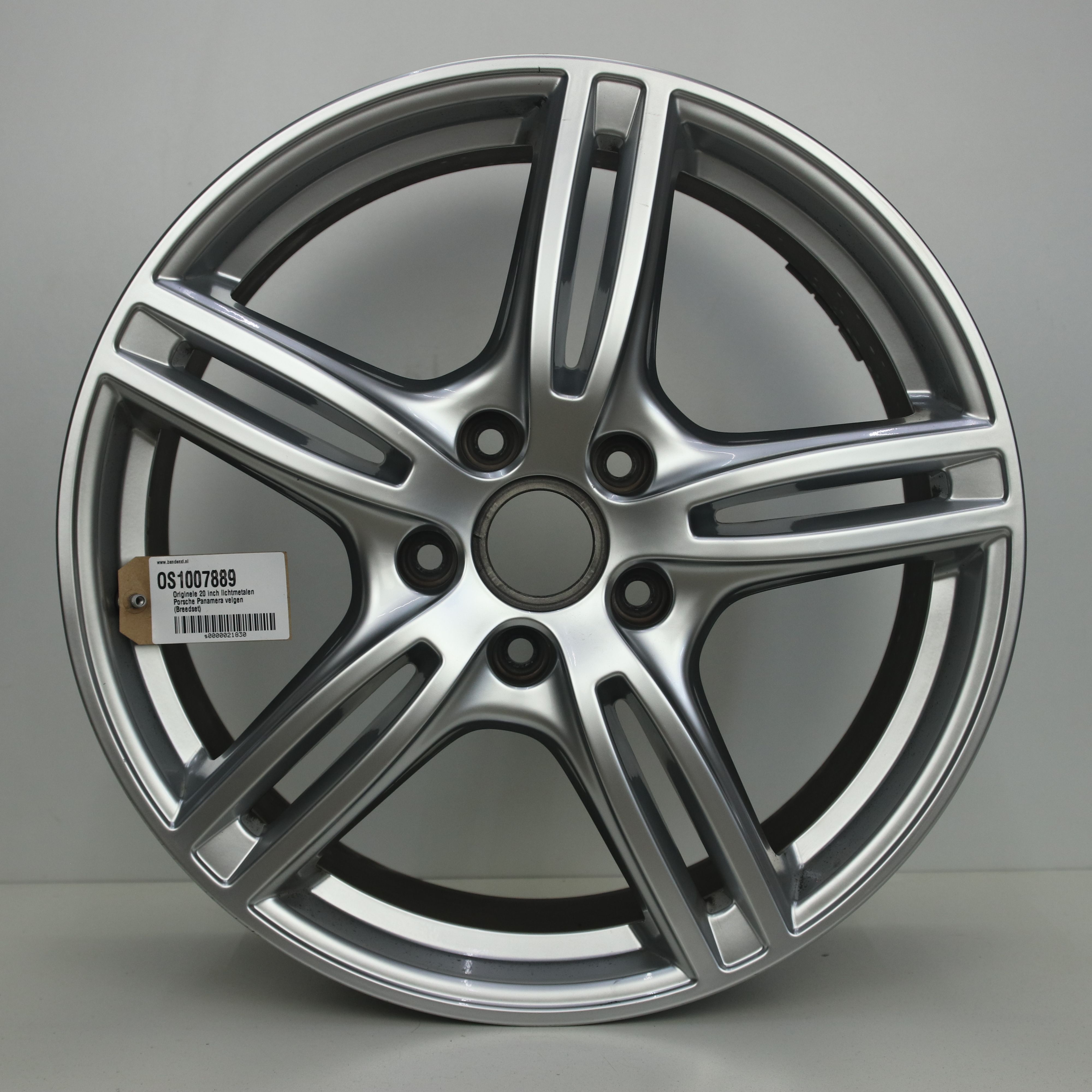 OS1007889 Originele 20 inch lichtmetalen Porsche Panamera velgen (Breedset) 9.50X20 5X130 ET71.0 NB71.60 Zilver