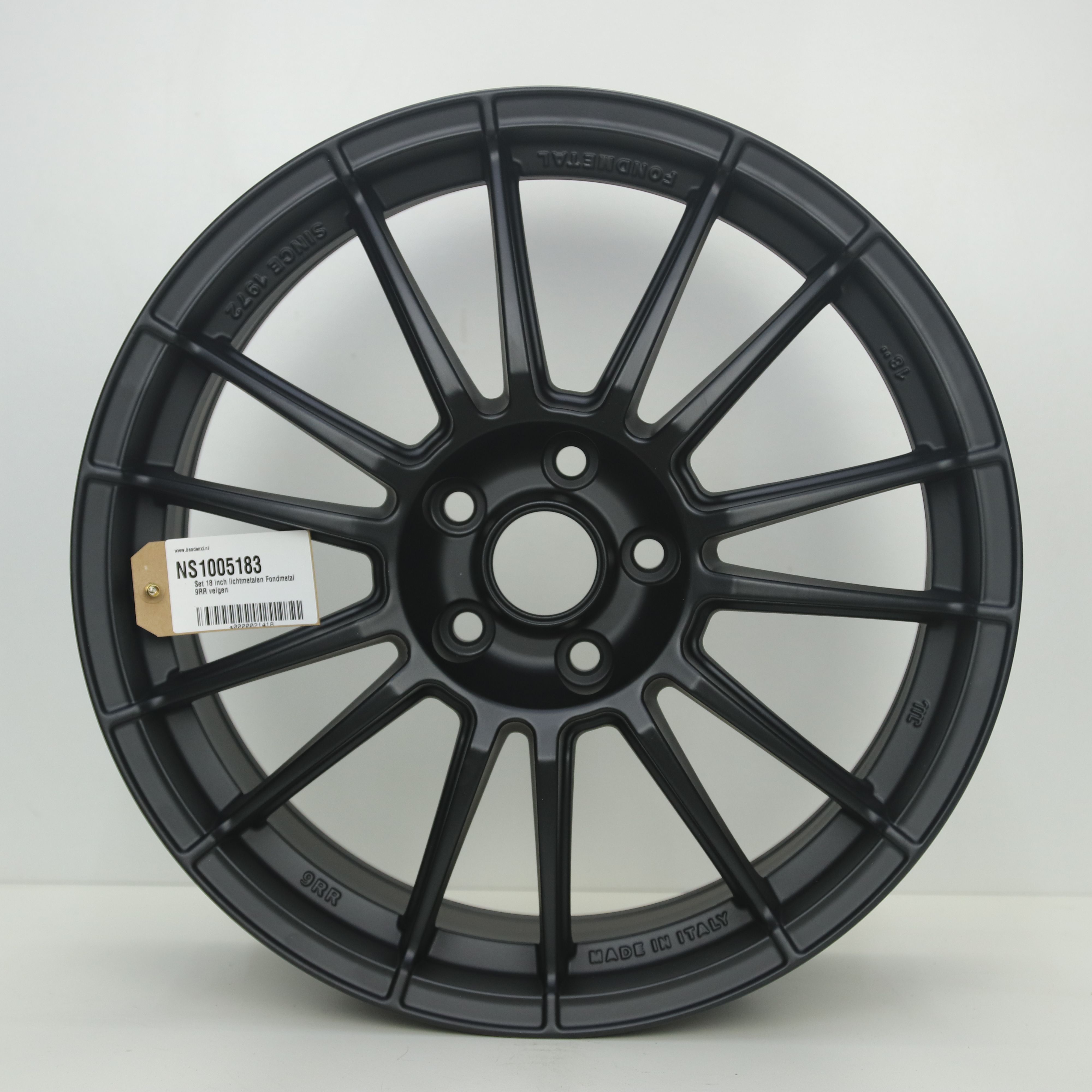 NS1005183 Set 18 inch lichtmetalen Fondmetal 9RR velgen 8.00X18 5X112 ET45.0 NB75.00 Mat zwart