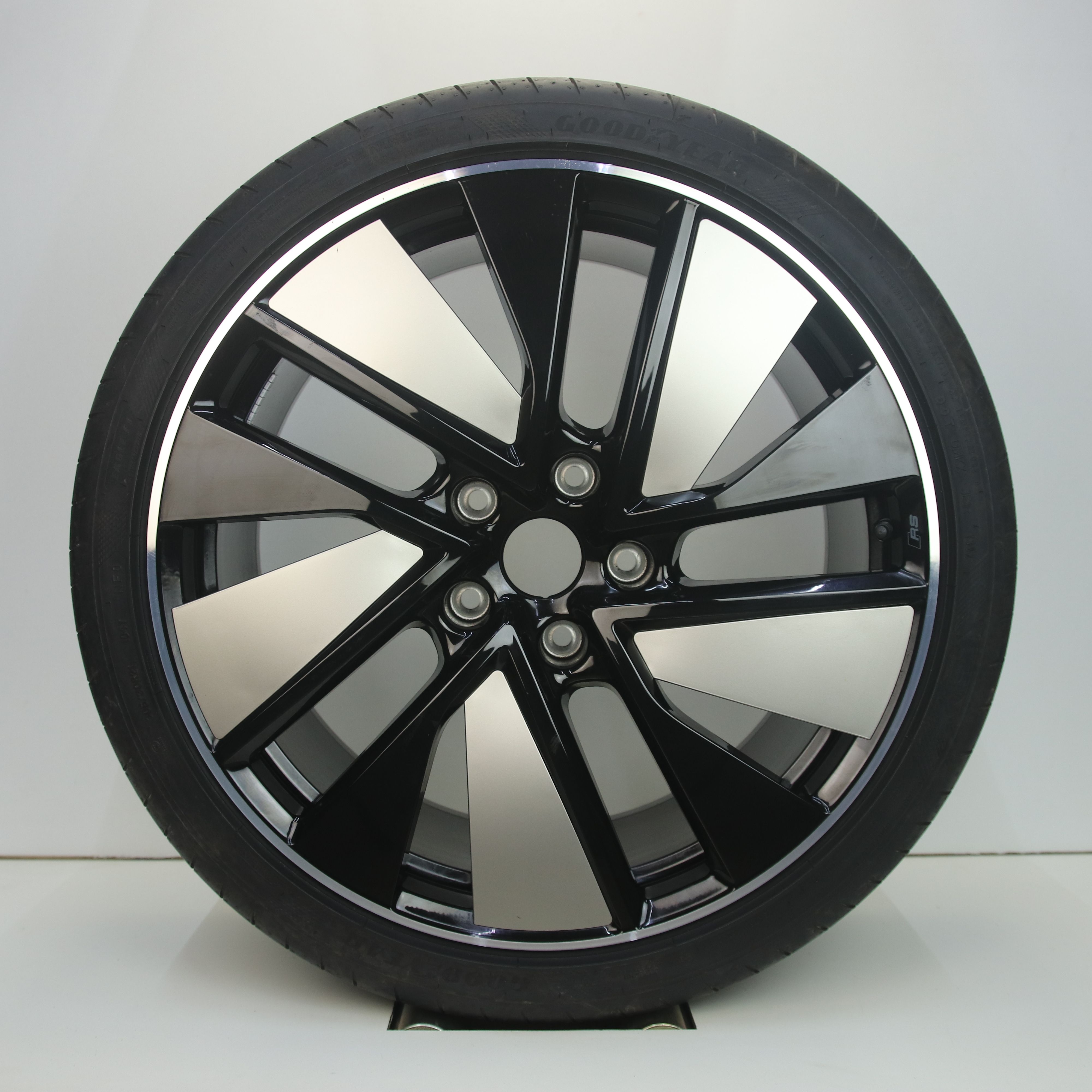 OS1007616 Originele 21 inch lichtmetalen Audi E-tron Gt velgen (Breedset) 9.50X21 5X130 ET60.0 NB71.60 Zwart gepolijst