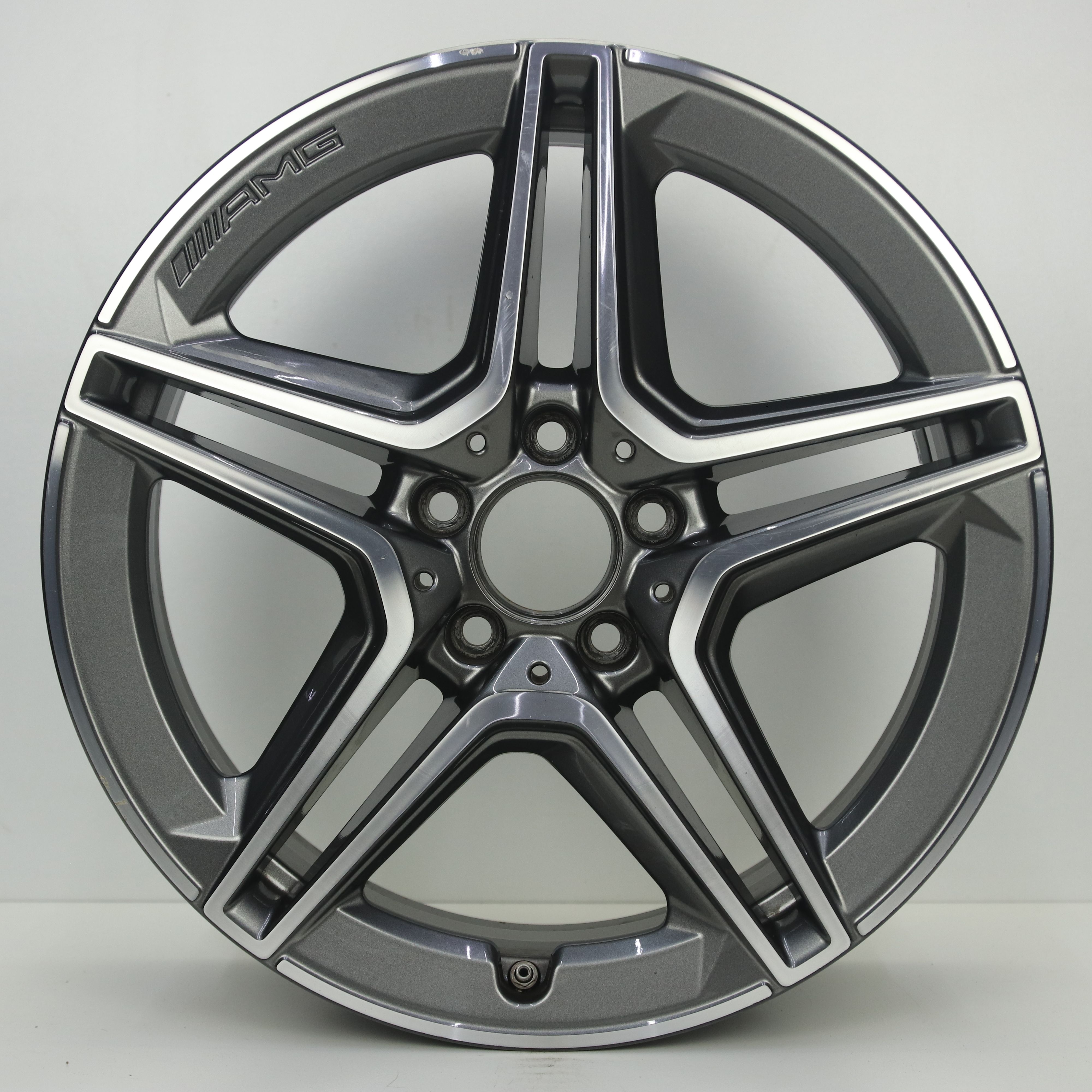OS1007769 Originele 18 inch lichtmetalen Mercedes-Benz A-klasse AMG velgen 7.50X18 5X112 ET49.0 NB66.60 Antraciet Gepolijst