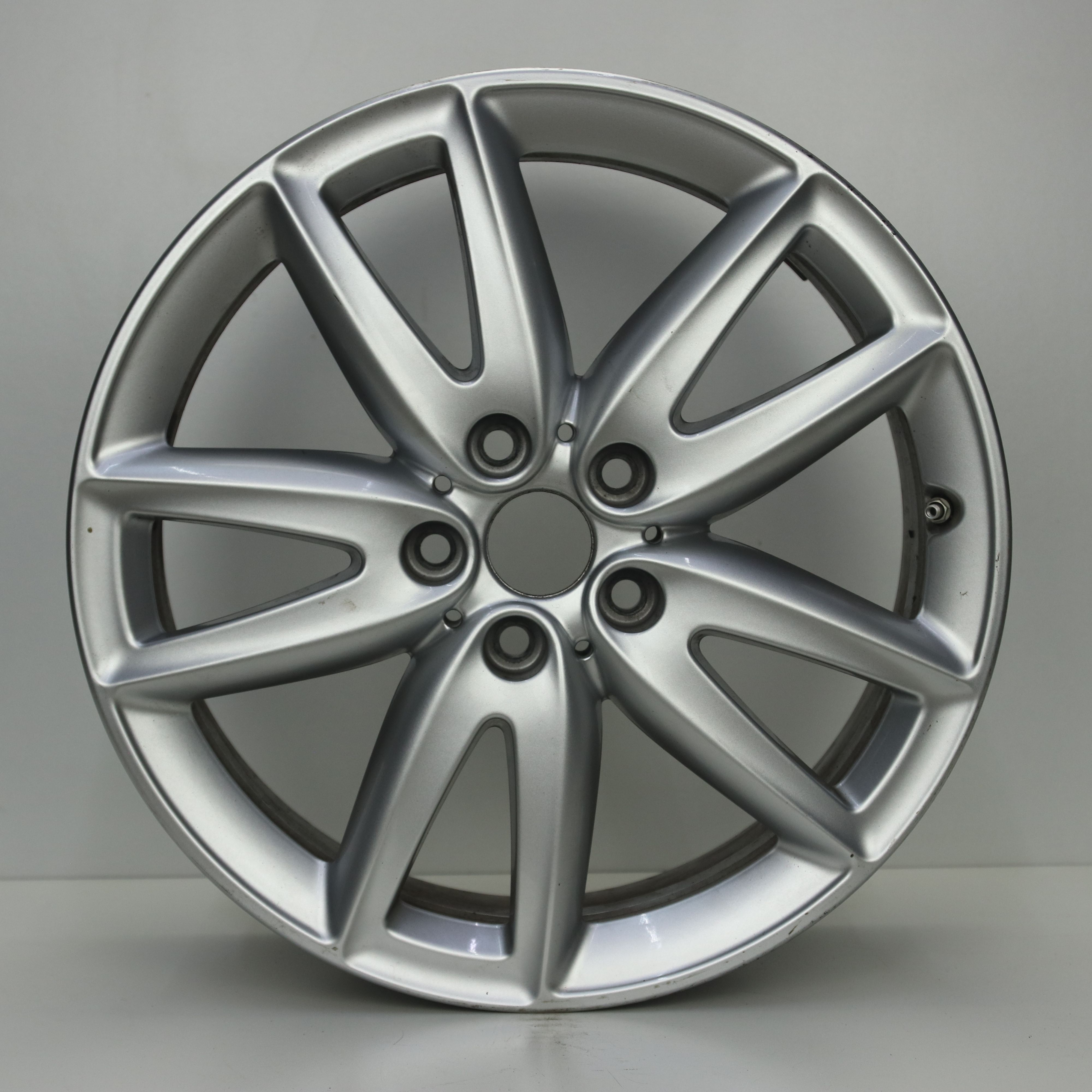 OS1007918 Originele 18 inch lichtmetalen Mini Countryman styling 815 velgen 7.50X18 5X112 ET51.0 NB66.60 Zilver