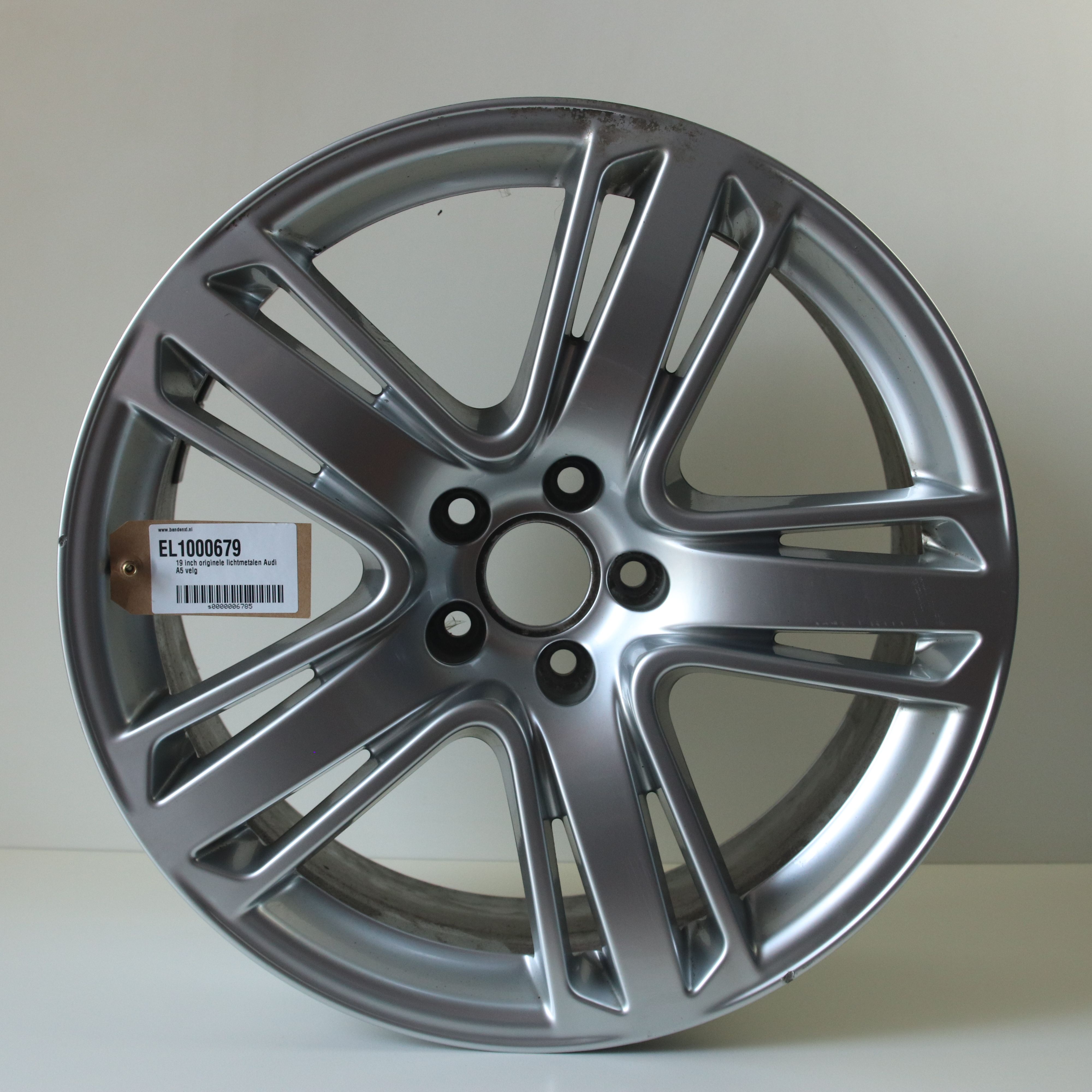 EL1000679 19 inch originele lichtmetalen Audi A5 velg 8.00X19 5X112 ET26.0 NB66.50 Zilver