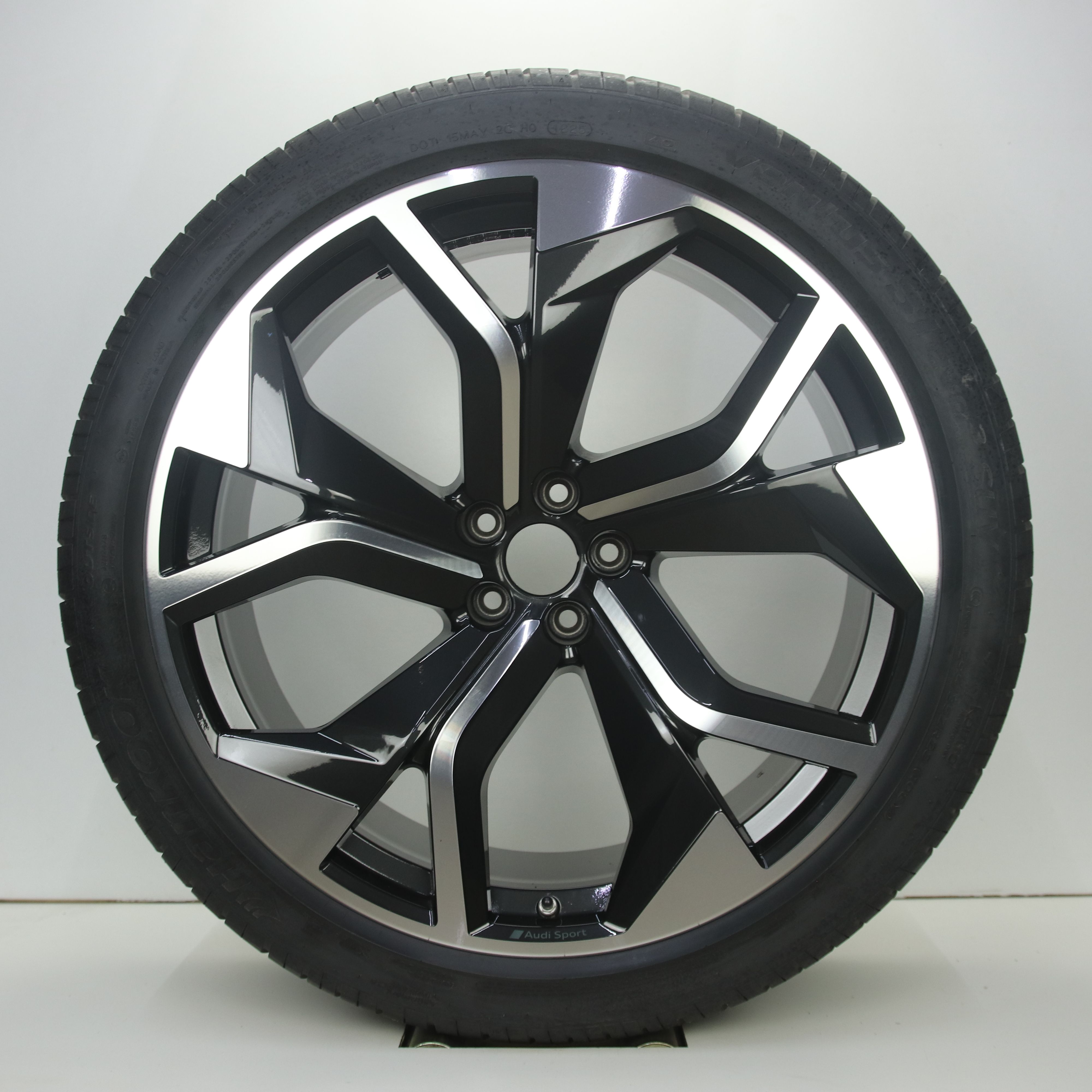 OS1007761 Originele 23 inch lichtmetalen Audi RSQ8 velgen 10.50X23 5X112 ET18.0 NB66.60 Zwart gepolijst