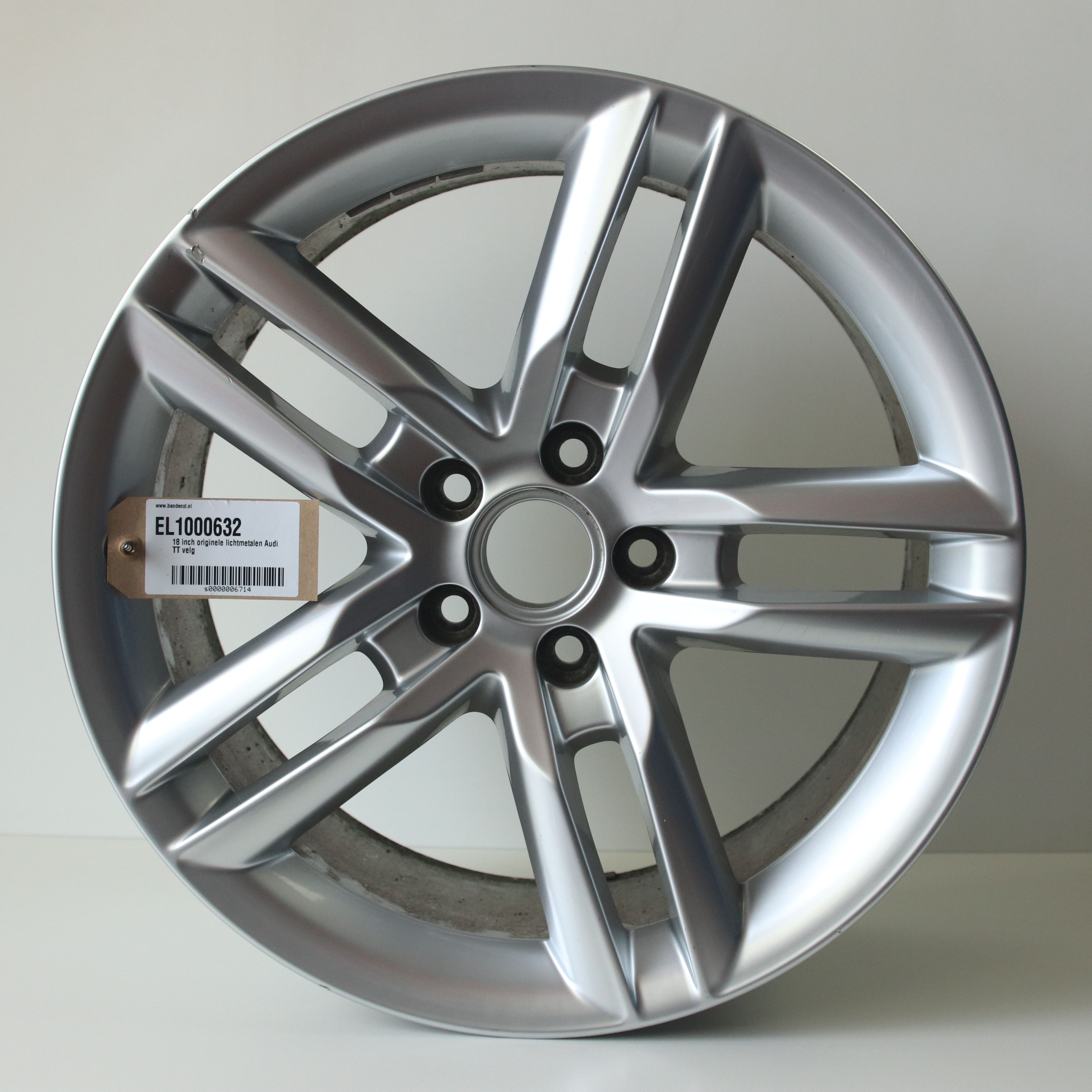 EL1000632 18 inch originele lichtmetalen Audi TT velg 9.00X18 5X112 ET52.0 NB57.10 Zilver