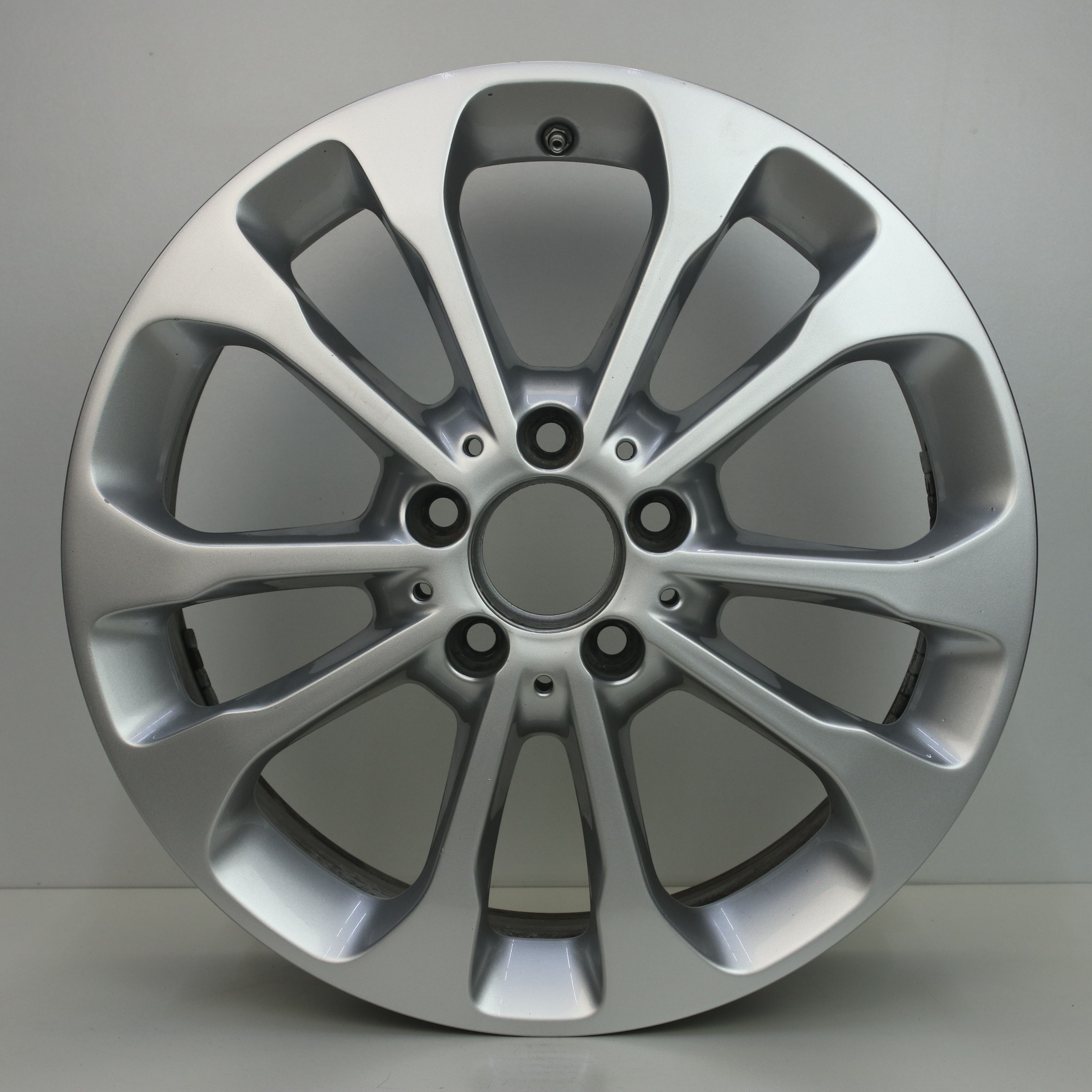 IN1002929 Originele 17 inch lichtmetalen Mercedes-Benz GLA velgen 6.50X17 5X112 ET38.0 NB66.60 Zilver