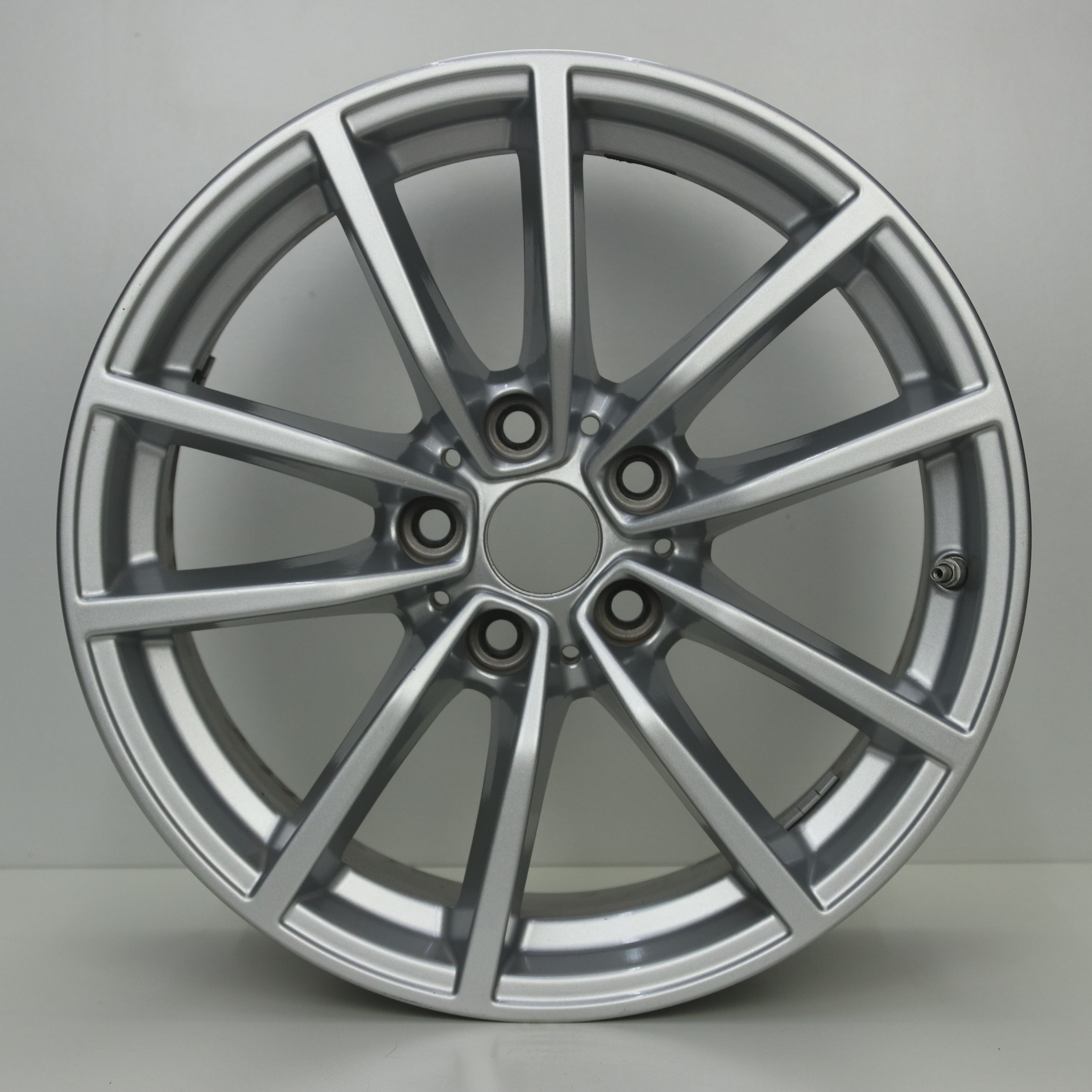 IN1003082 Originele 17 inch lichtmetalen BMW 3-serie styling 778 velgen 7.50X17 5X112 ET30.0 NB66.60 Zilver