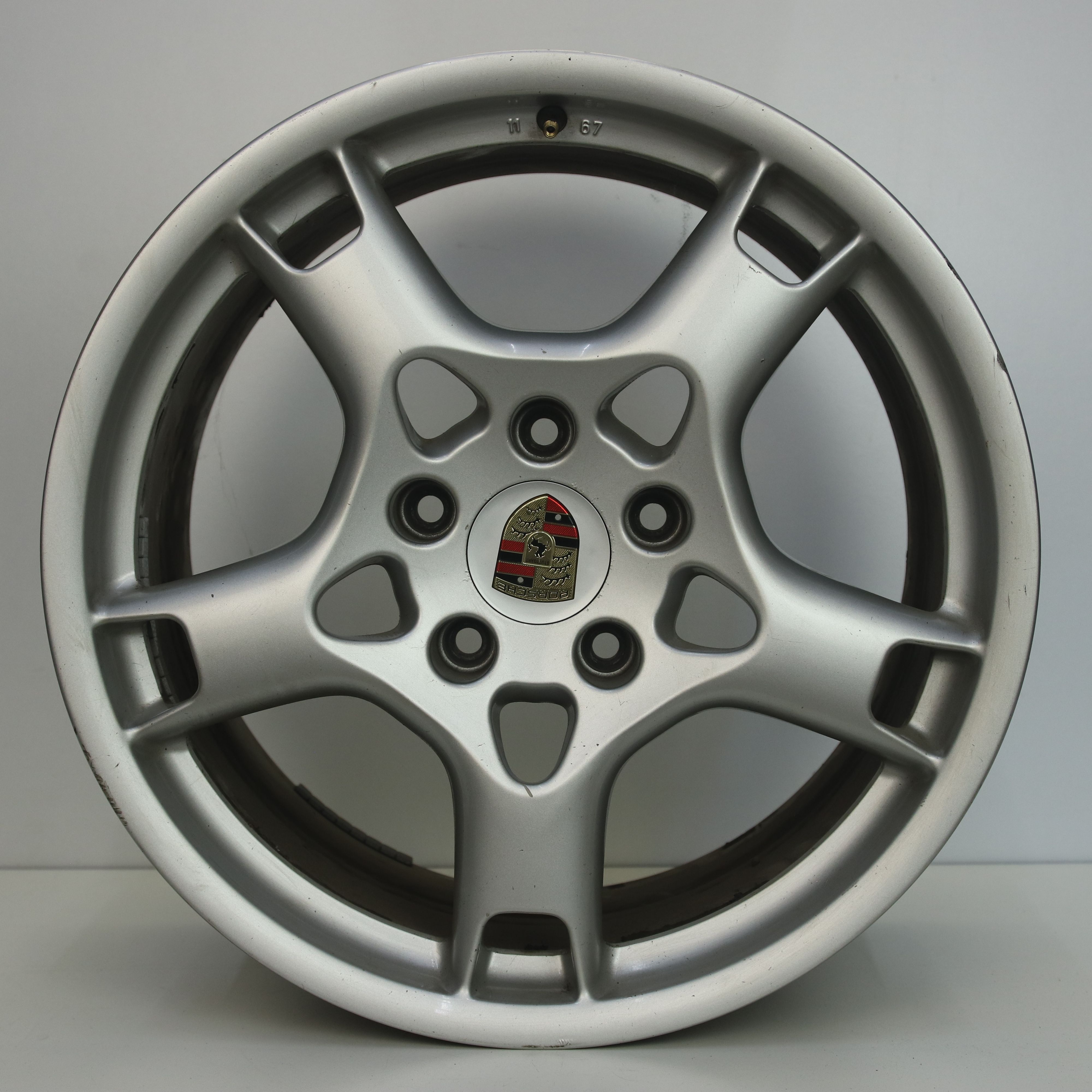 IN1002971 Originele 19 inch lichtmetalen Porsche Carrera velgen (breedset) 8.00X19 5X130 ET57.0 NB71.60 Zilver