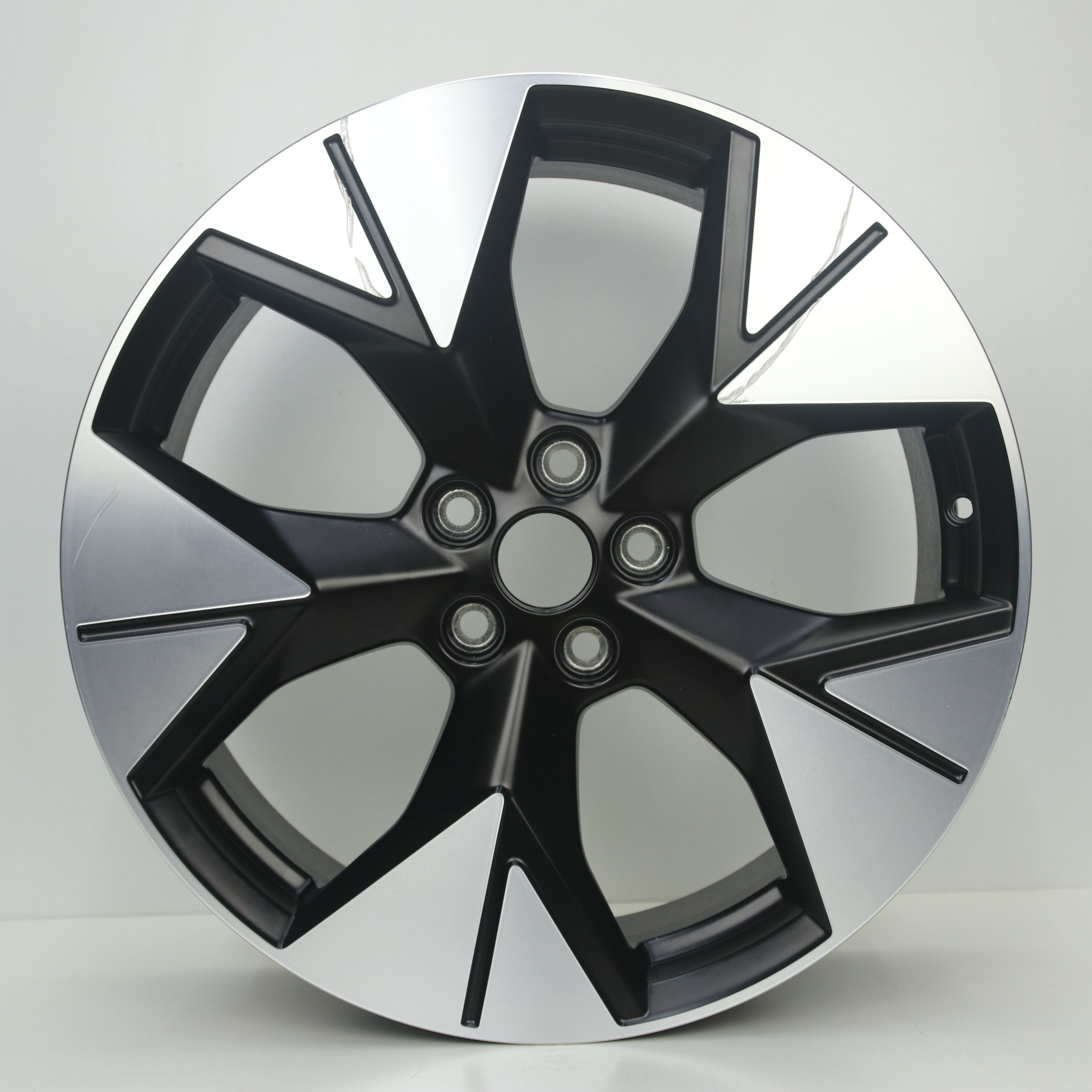 OS1007723 Originele 19 inch lichtmetalen Ford Puma velgen 7.50X19 5X114.3 ET47.5 NB63.40 Mat zwart gepolijst