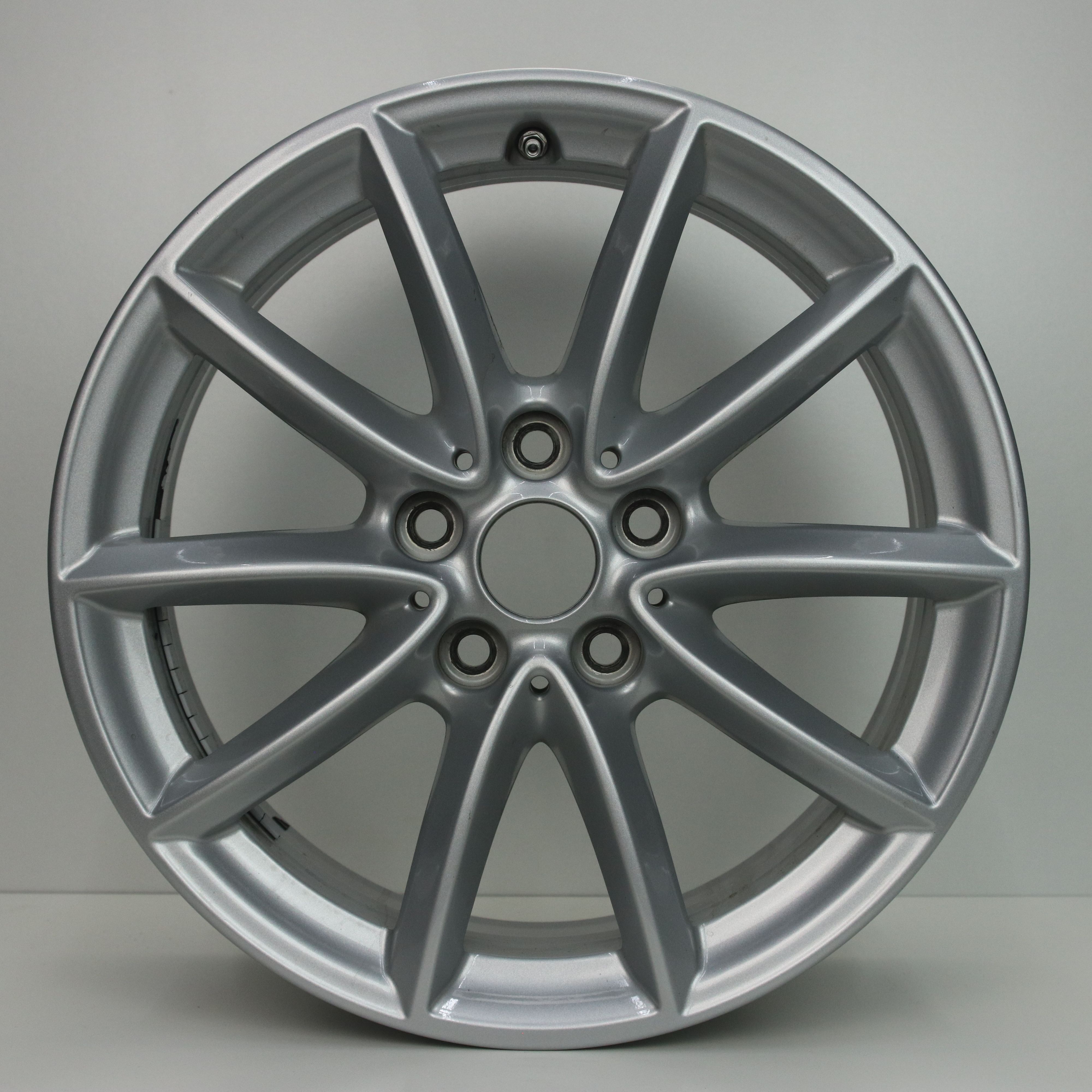 OS1003045 Originele 17 inch lichtmetalen BMW X1 styling 560 velgen 7.50X17 5X112 ET52.0 NB66.60 Zilver