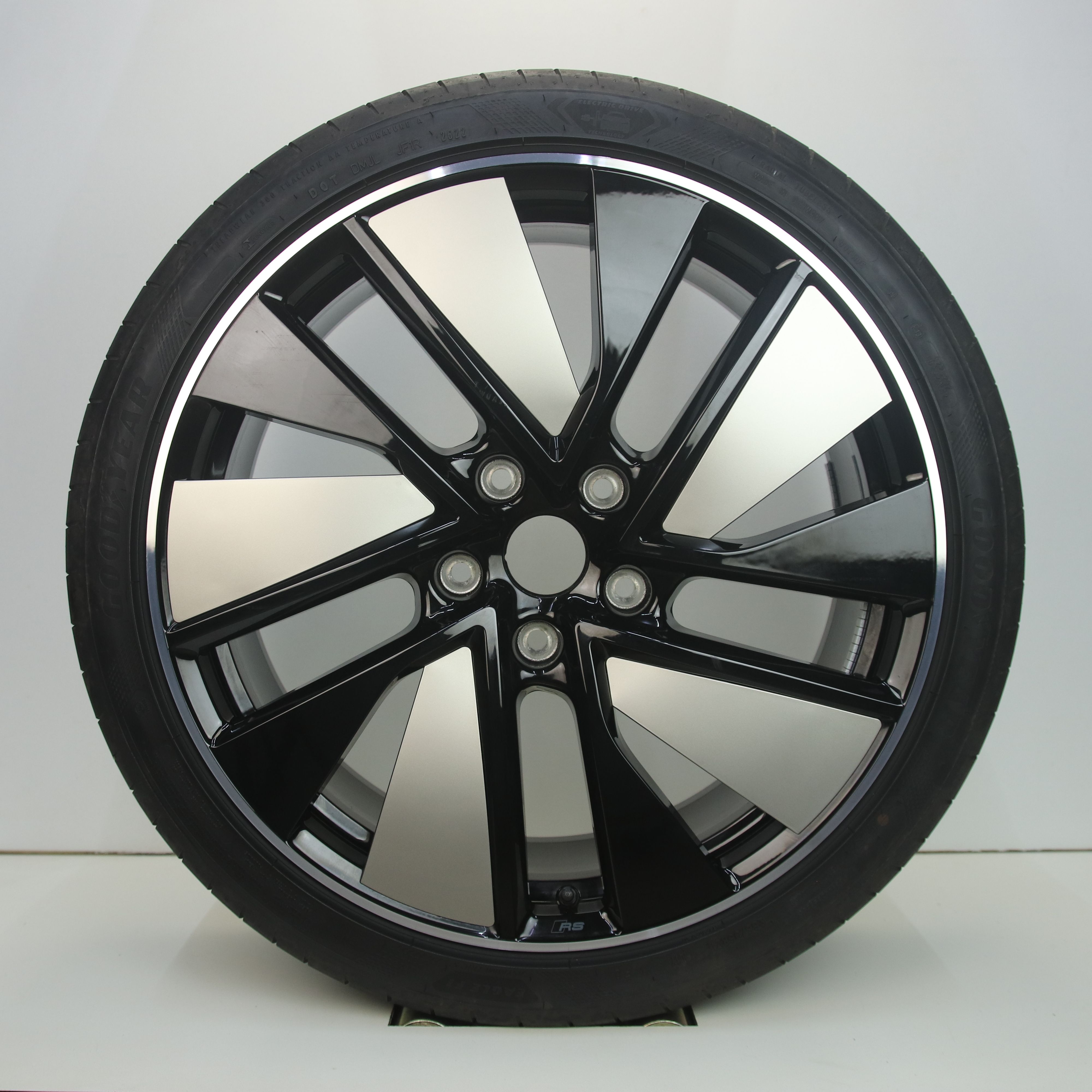 OS1007616 Originele 21 inch lichtmetalen Audi E-tron Gt velgen (Breedset) 9.50X21 5X130 ET60.0 NB71.60 Zwart gepolijst