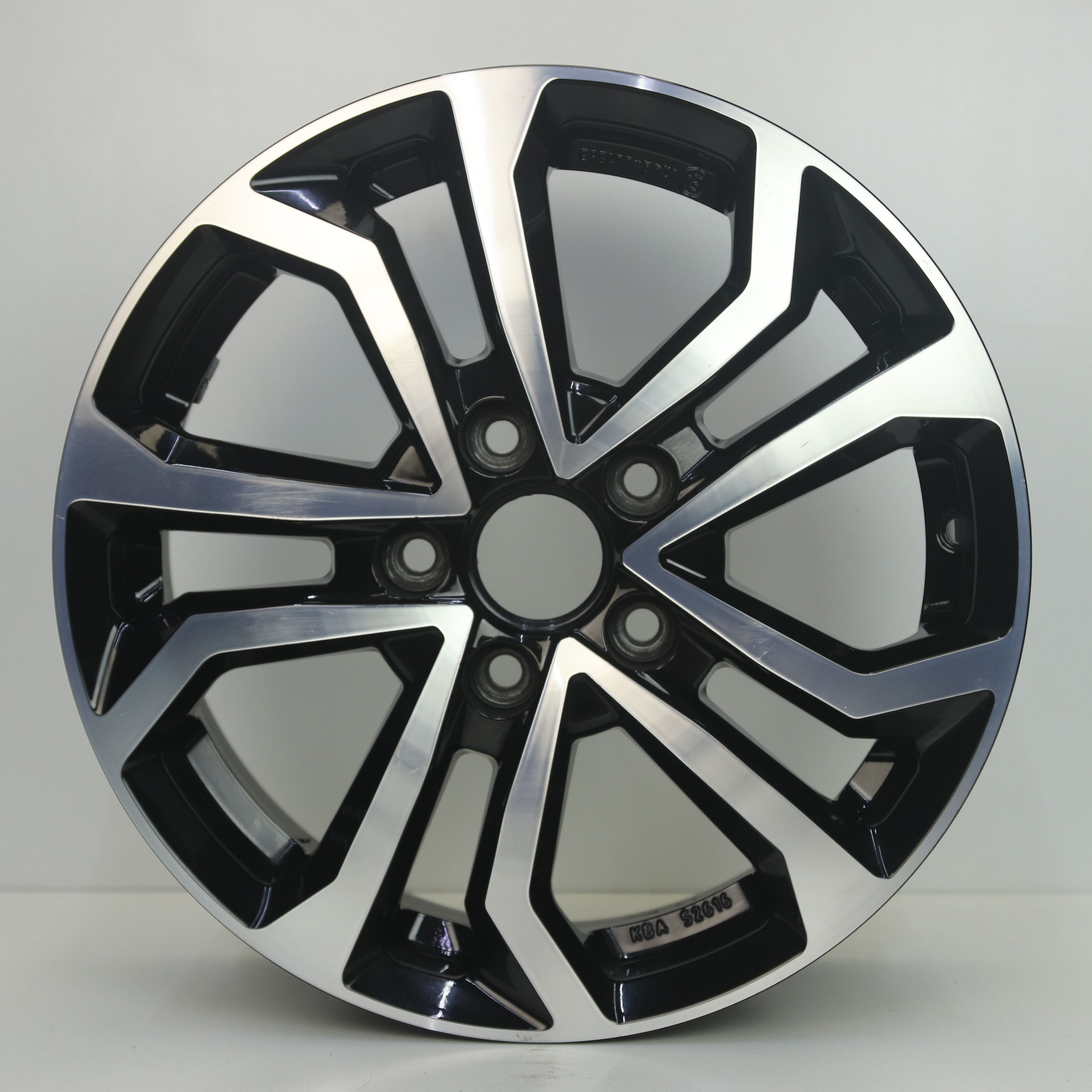 IN1003047 Set 16 inch lichtmetalen Dezent velgen 6.50X16 5X114.3 ET46.0 NB67.10 Zwart gepolijst